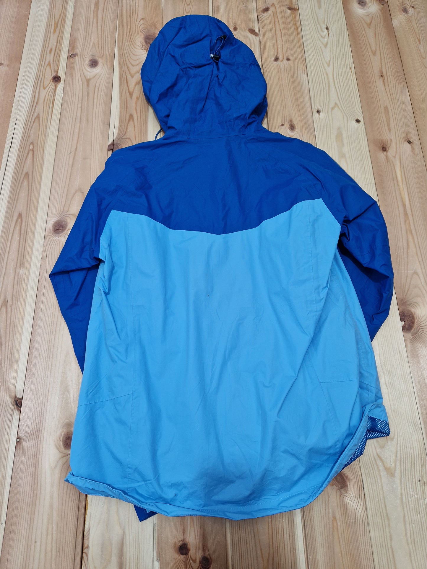 JACK WOLFSKIN ZENSKA VODOODPORNA JAKNA GOLEMINA L