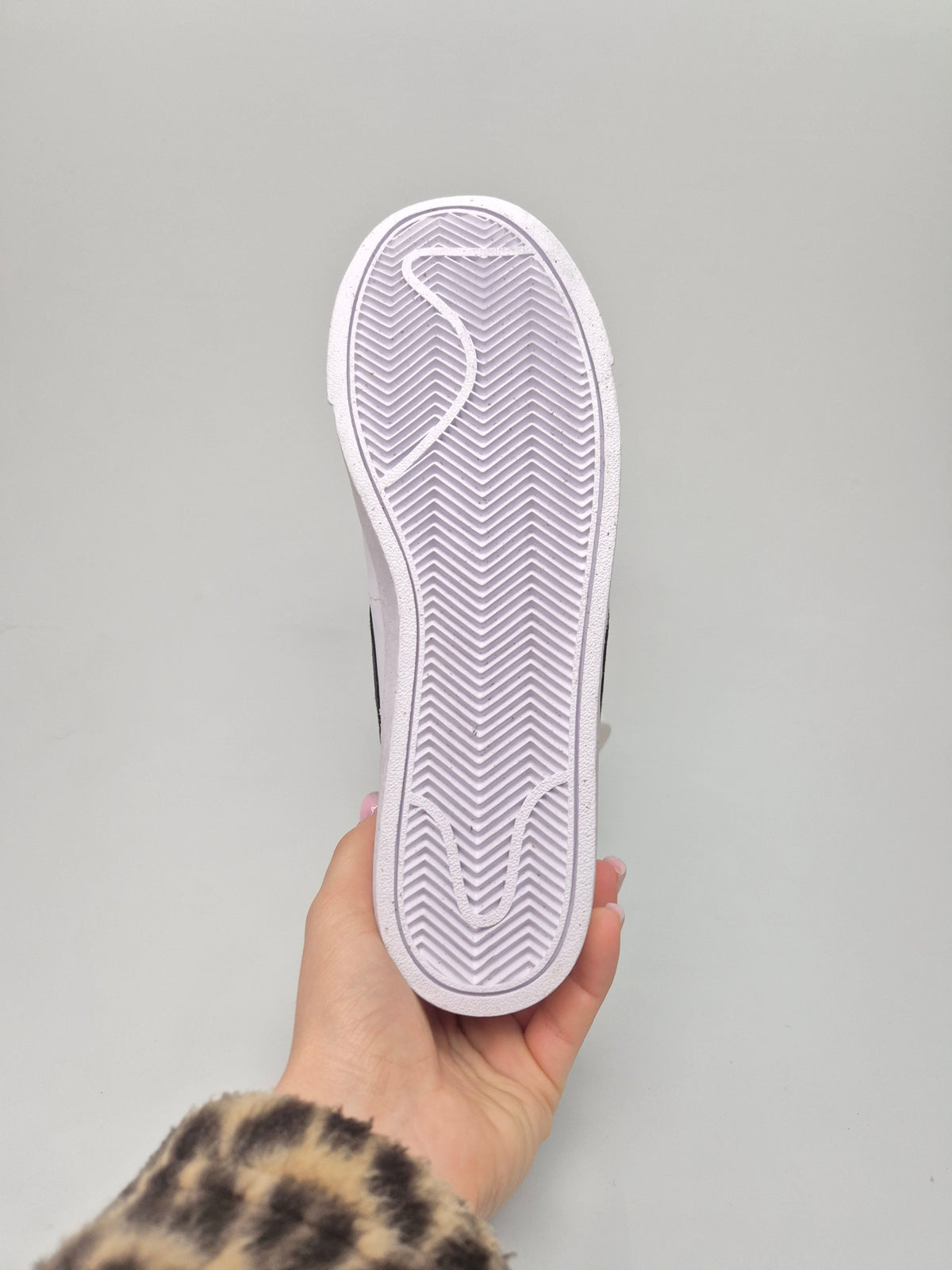 NIKE NOVI ORIGINAL PATIKI BR 37.5