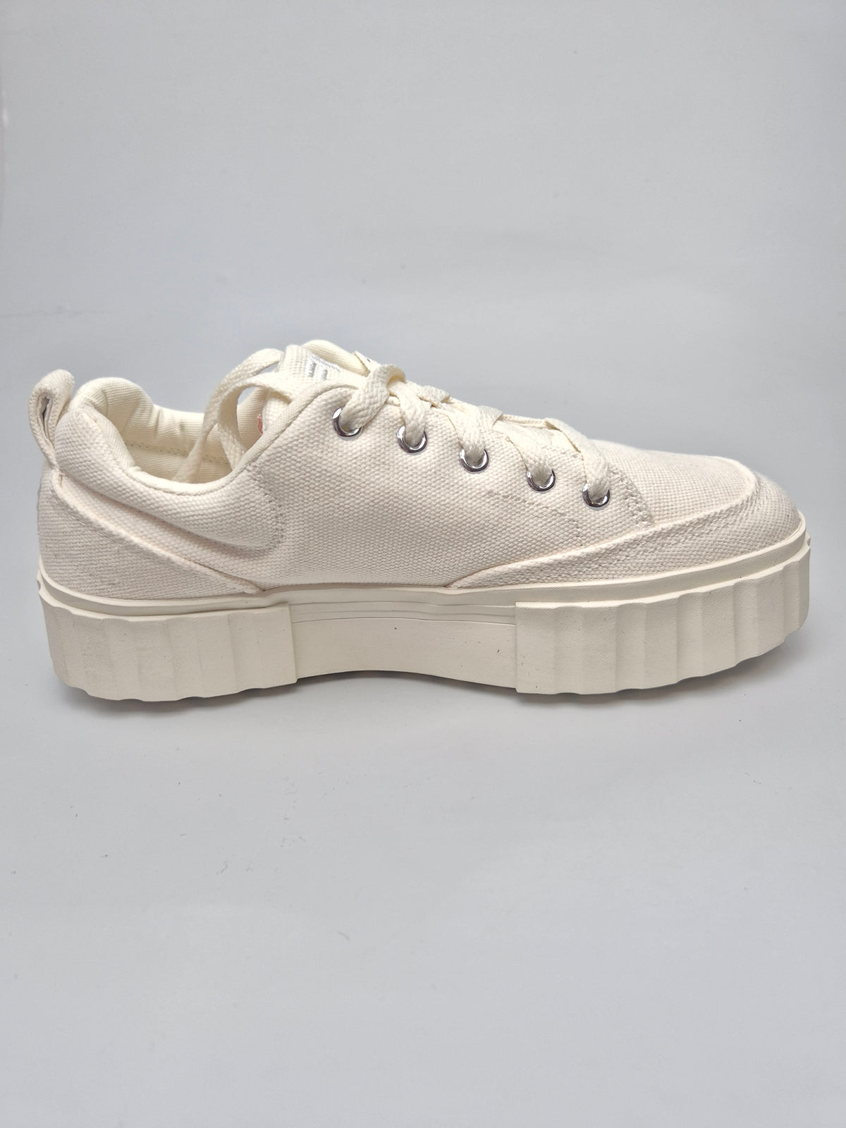 FILA NOVI ORIGINAL PATIKI BR 38