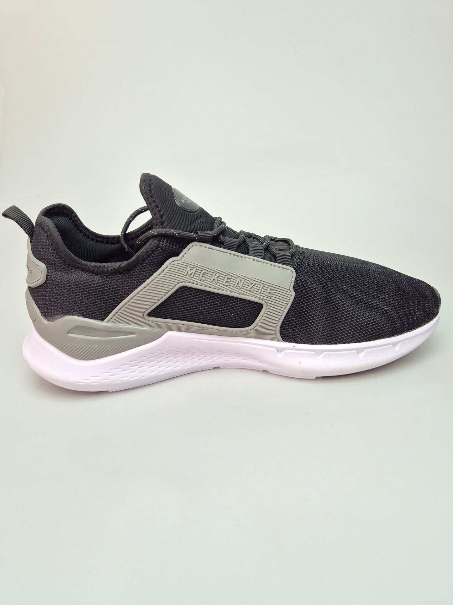 MC KENZIE NOVI ORIGINAL PATIKI BR 44.5