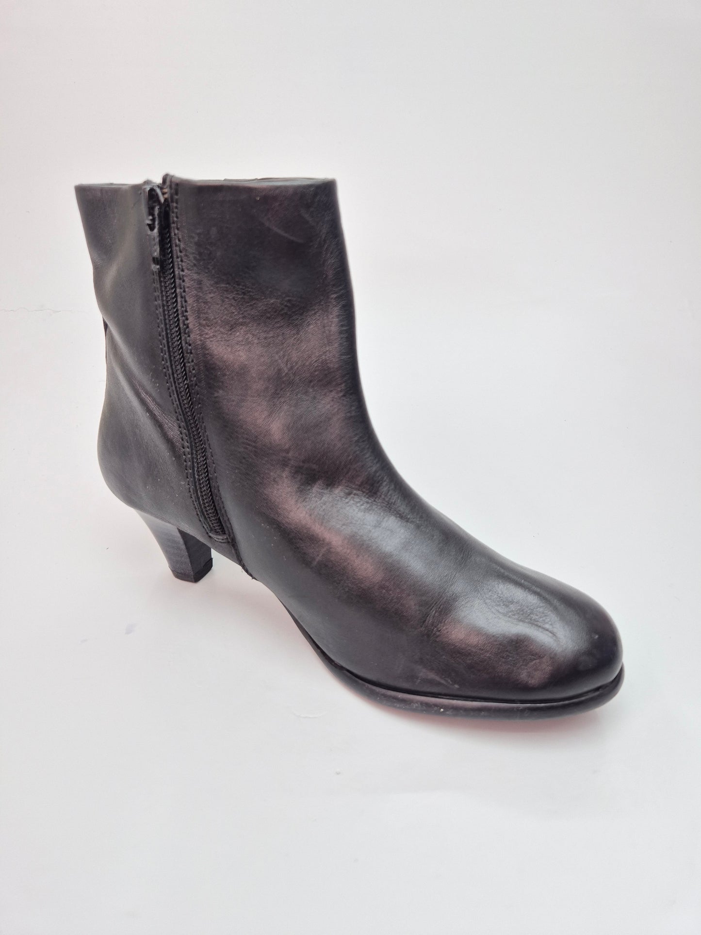 UNITS LEATHER KOZNI CIZMI BR 38