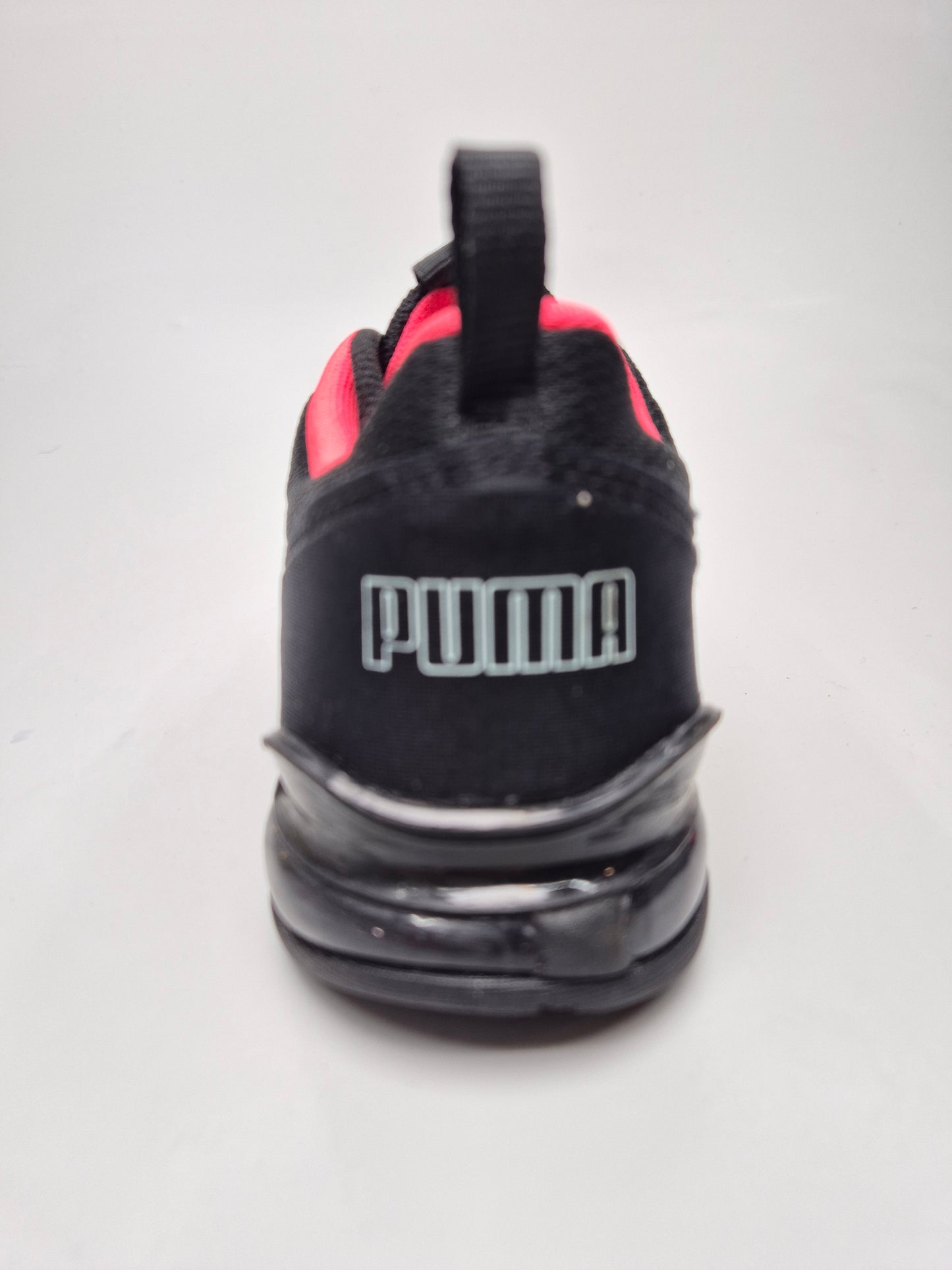 PUMA NOVI ORIGINAL PATIKI BR 37