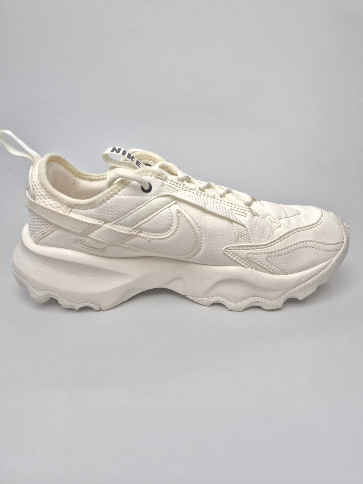 NIKE NOVI ORIGINAL PATIKI BR 40