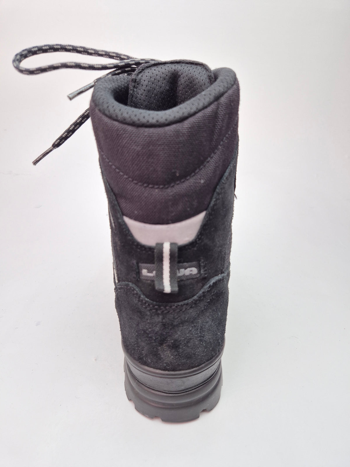 LOWA GORETEX NOVI ORIGINAL VODOOTPORNI CIZMI BR 41