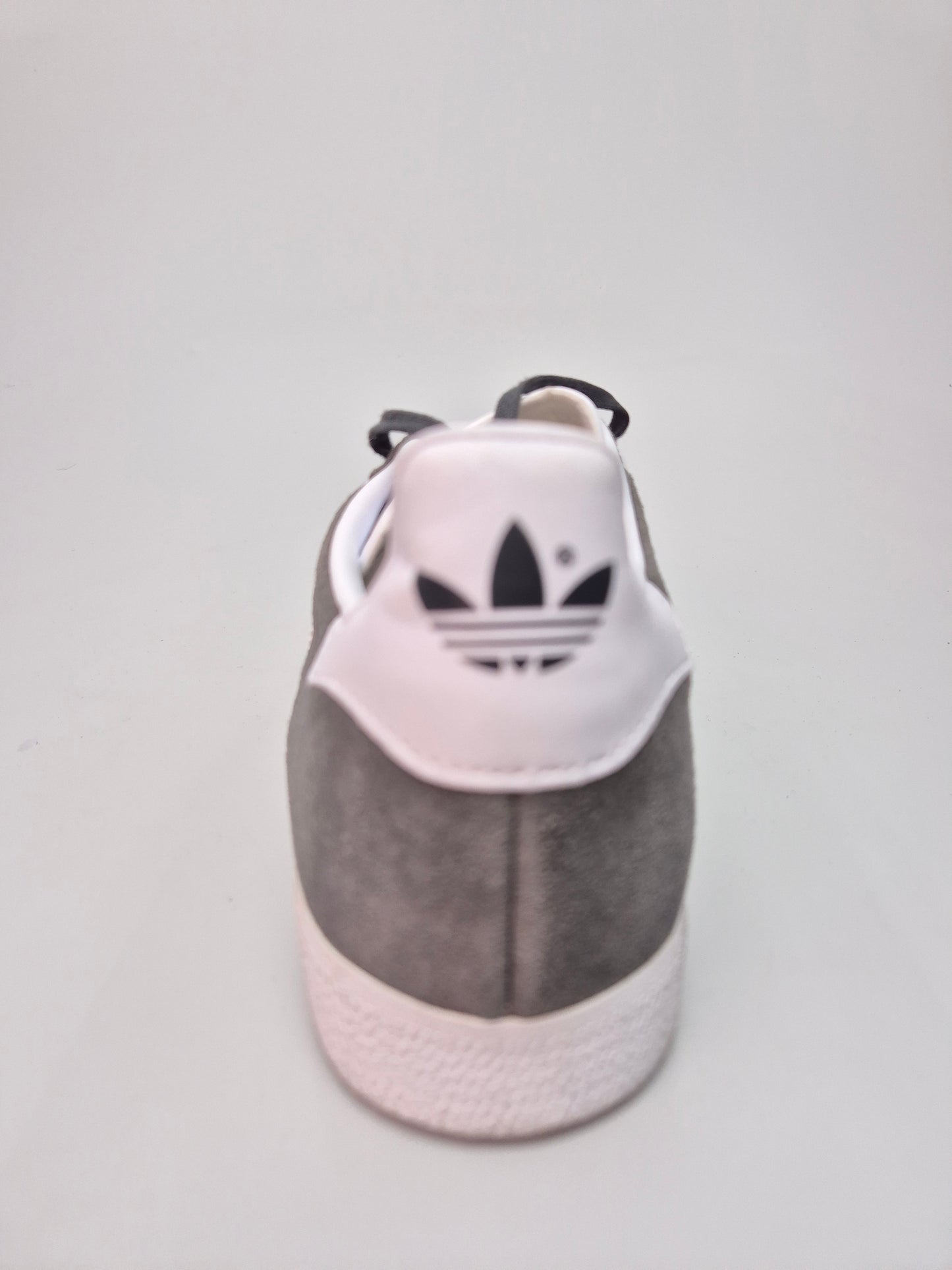 ADIDAS GAZZELE NOVI ORIGINAL PATIKI BR 43