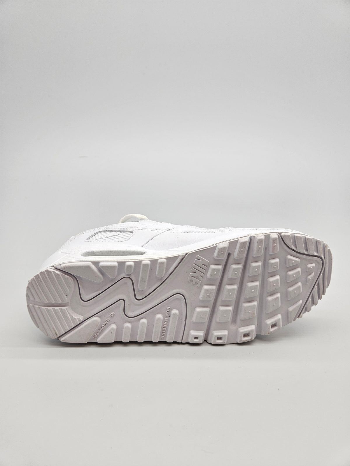 NIKE AIRMAX NOVI ORIGINAL PATIKI BR 38