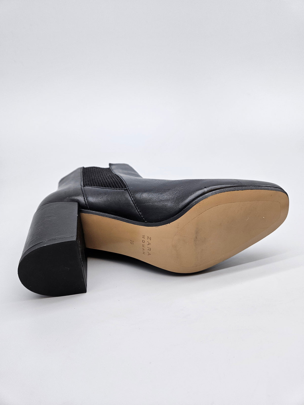 ZARA NOVI ORIGINAL CIZMI BR 38