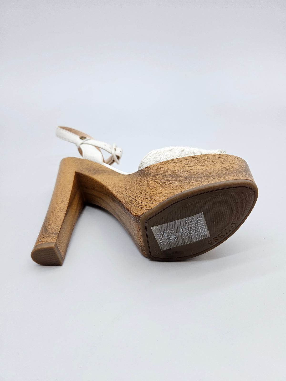 GUESS ORIGINAL SANDALKI BR 39