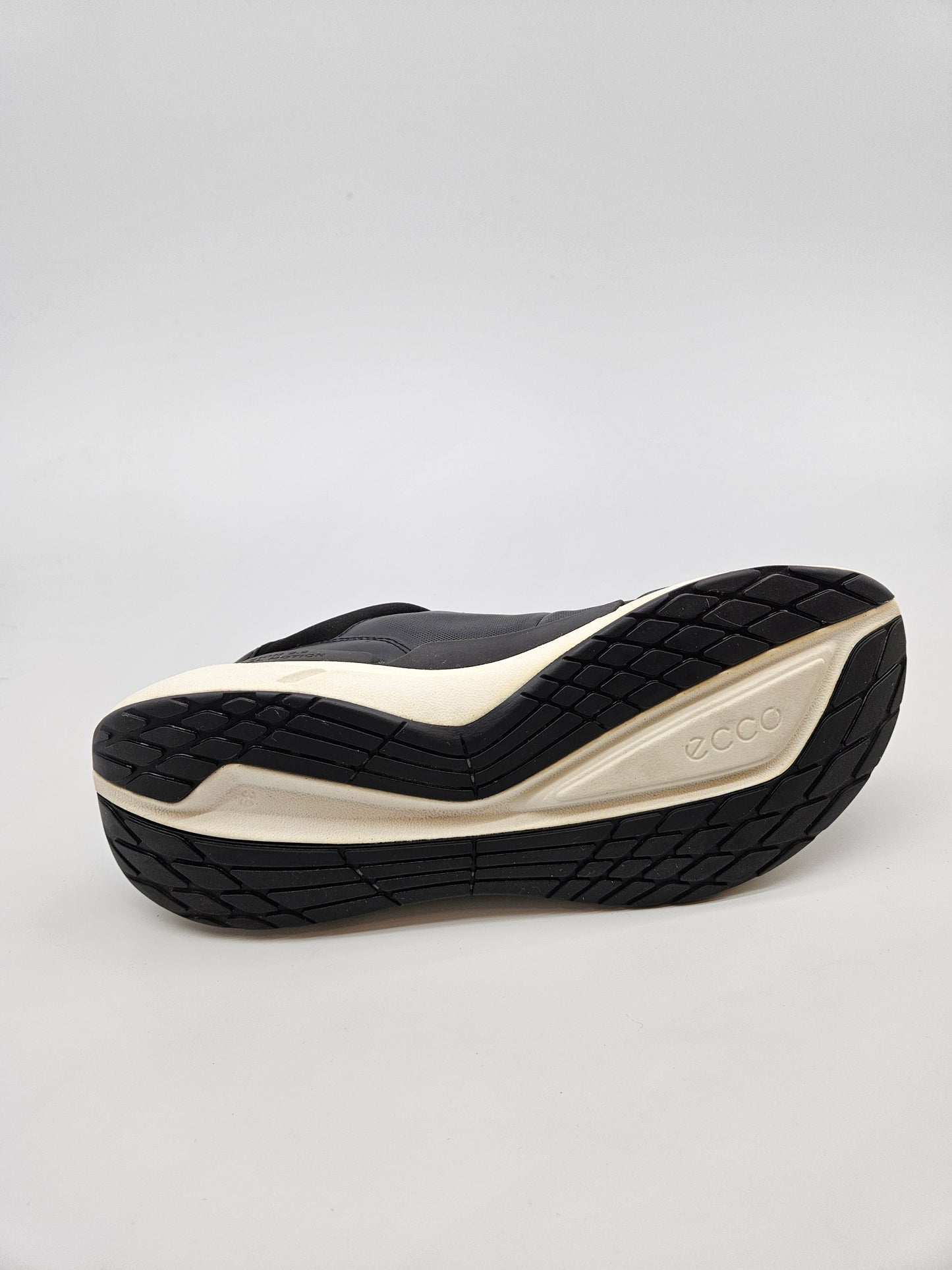 ECCO ORIGINAL KOZNI PATIKI BR 39