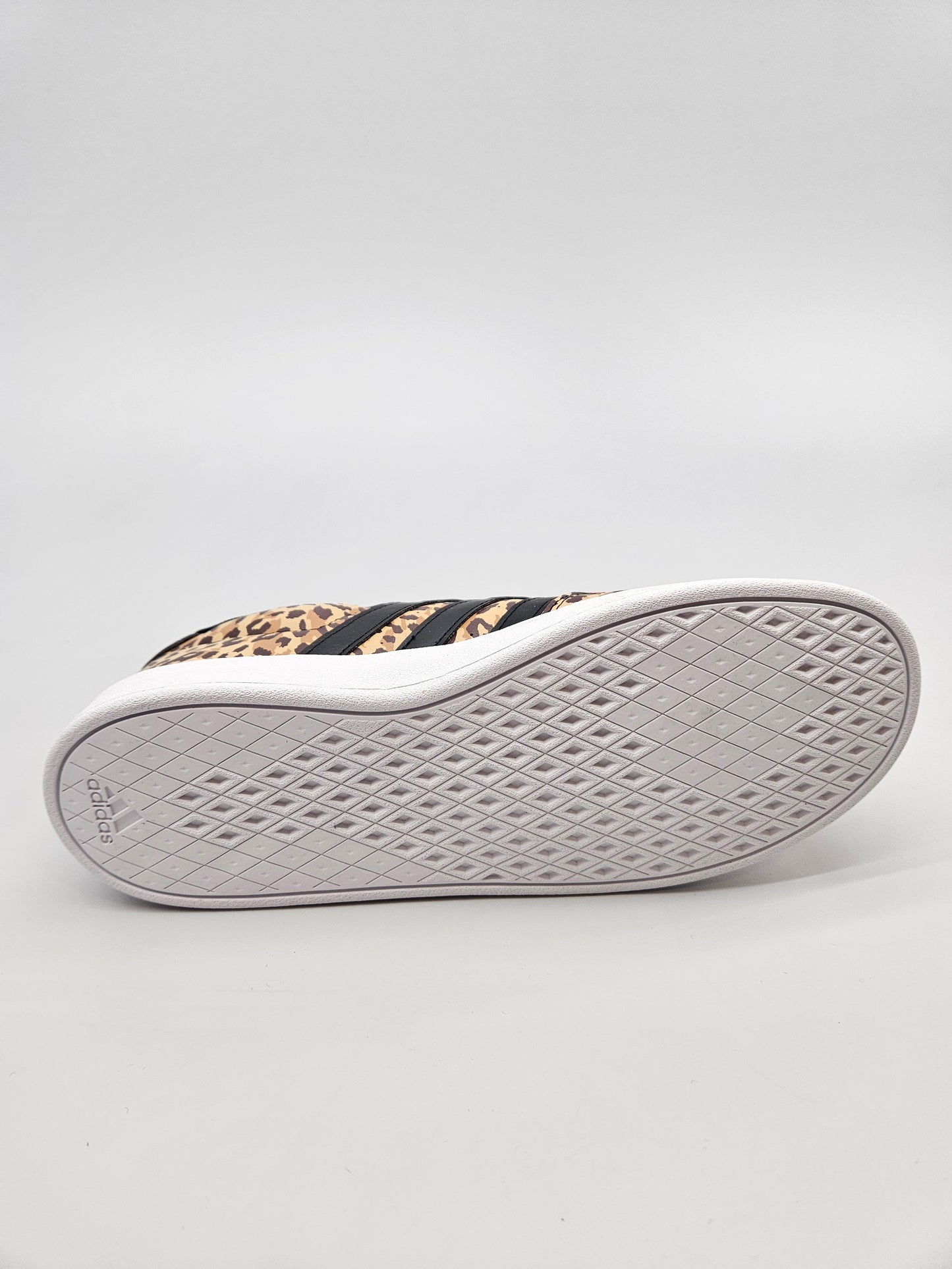 ADIDAS NOVI ORIGINAL PATIKI BR 39