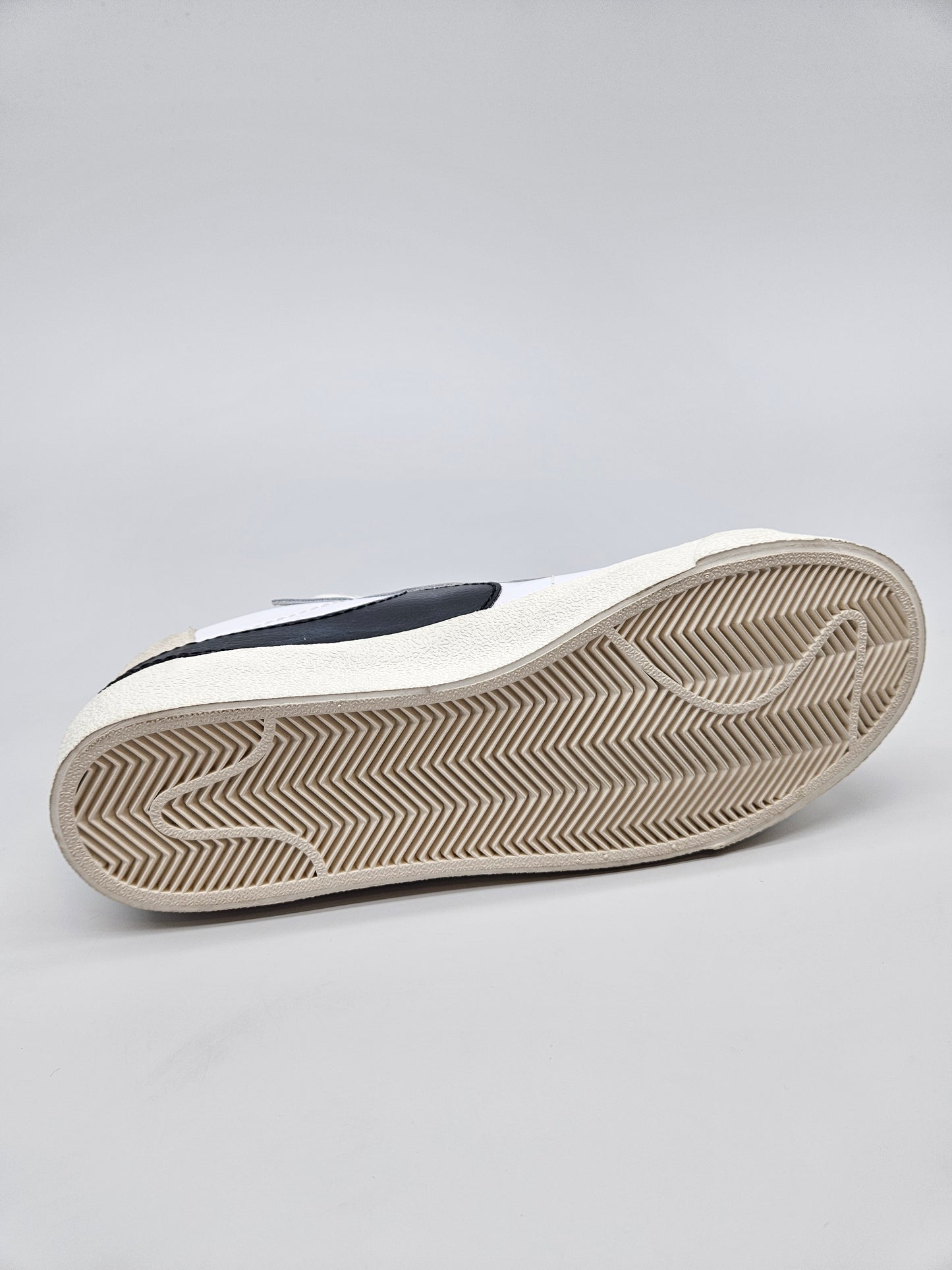 NIKE NOVI ORIGINAL PATIKI BR 40