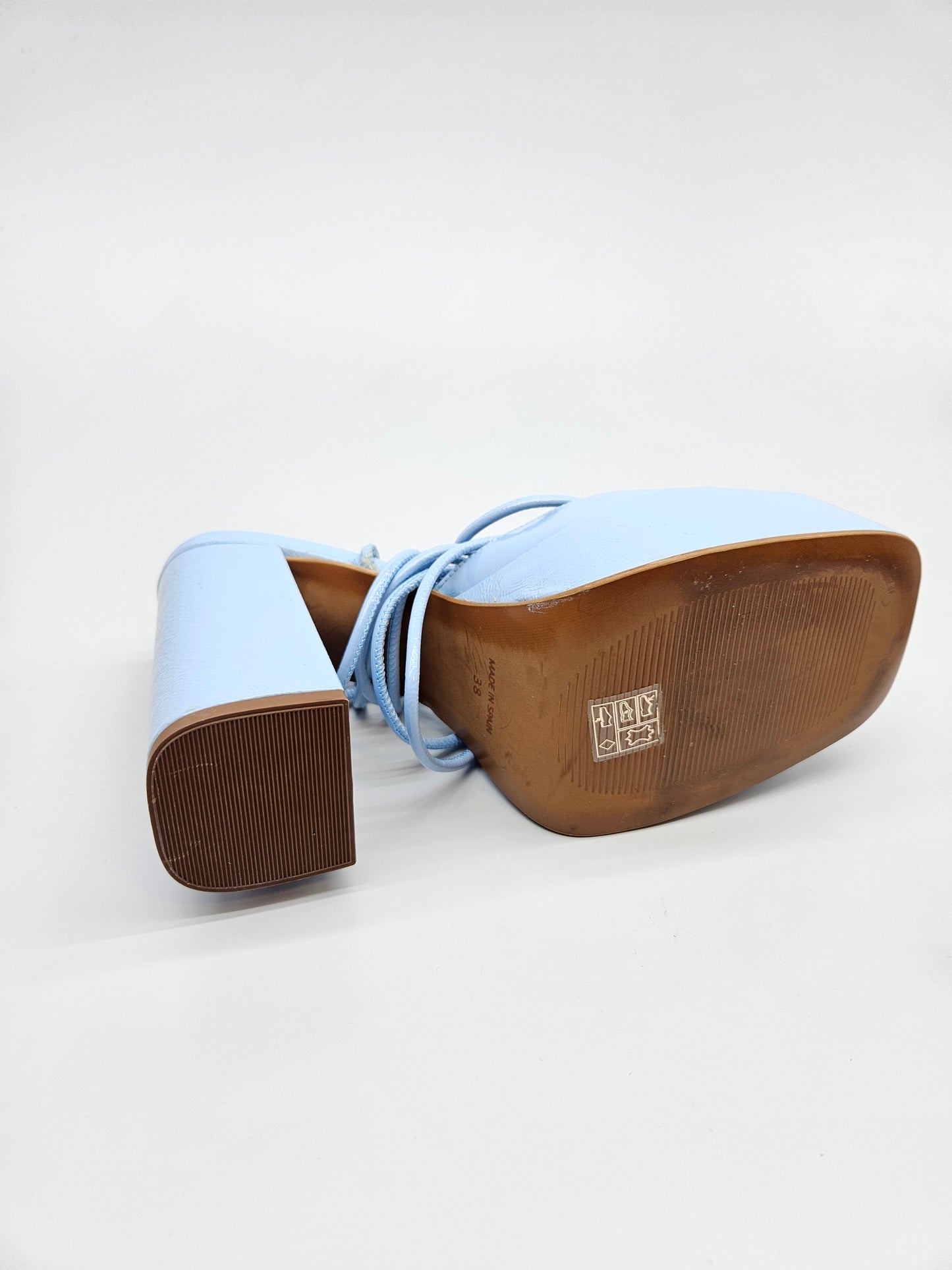 CHIO NOVI ORIGINAL SANDALKI BR 38