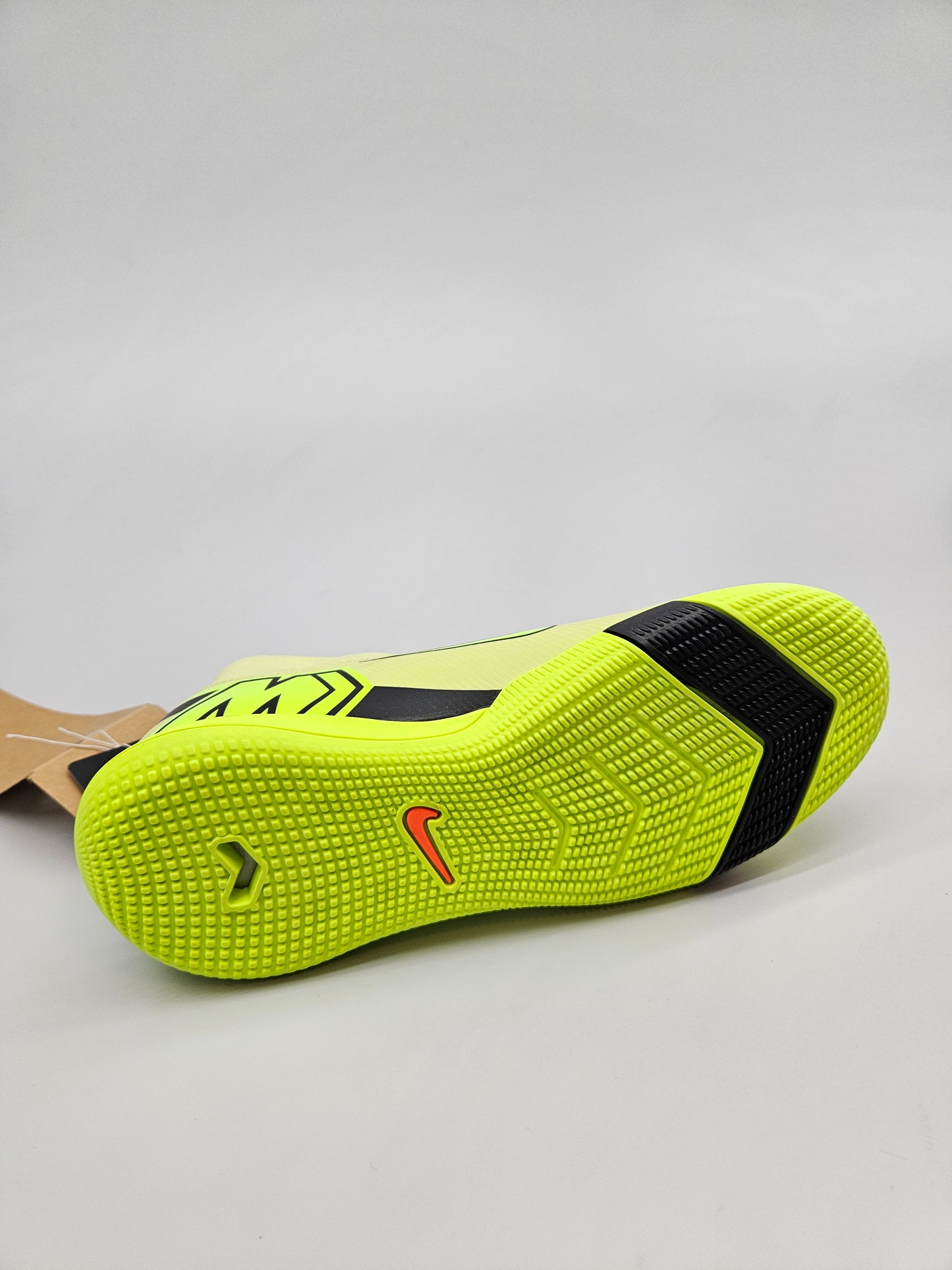 NIKE NOVI ORIGINAL PATIKI BR 35