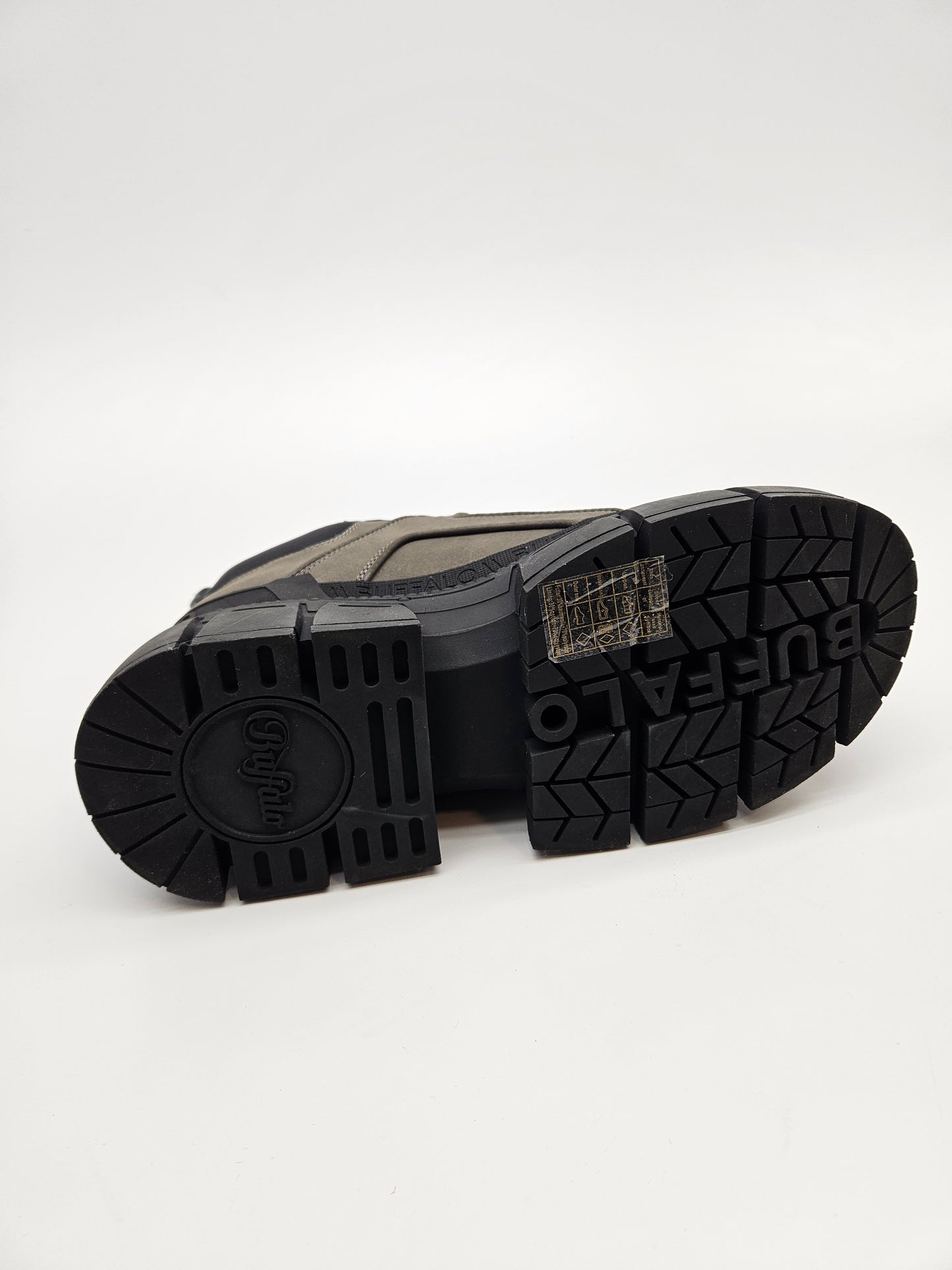 BUFFALO NOVI ORIGINAL PATIKI BR 42
