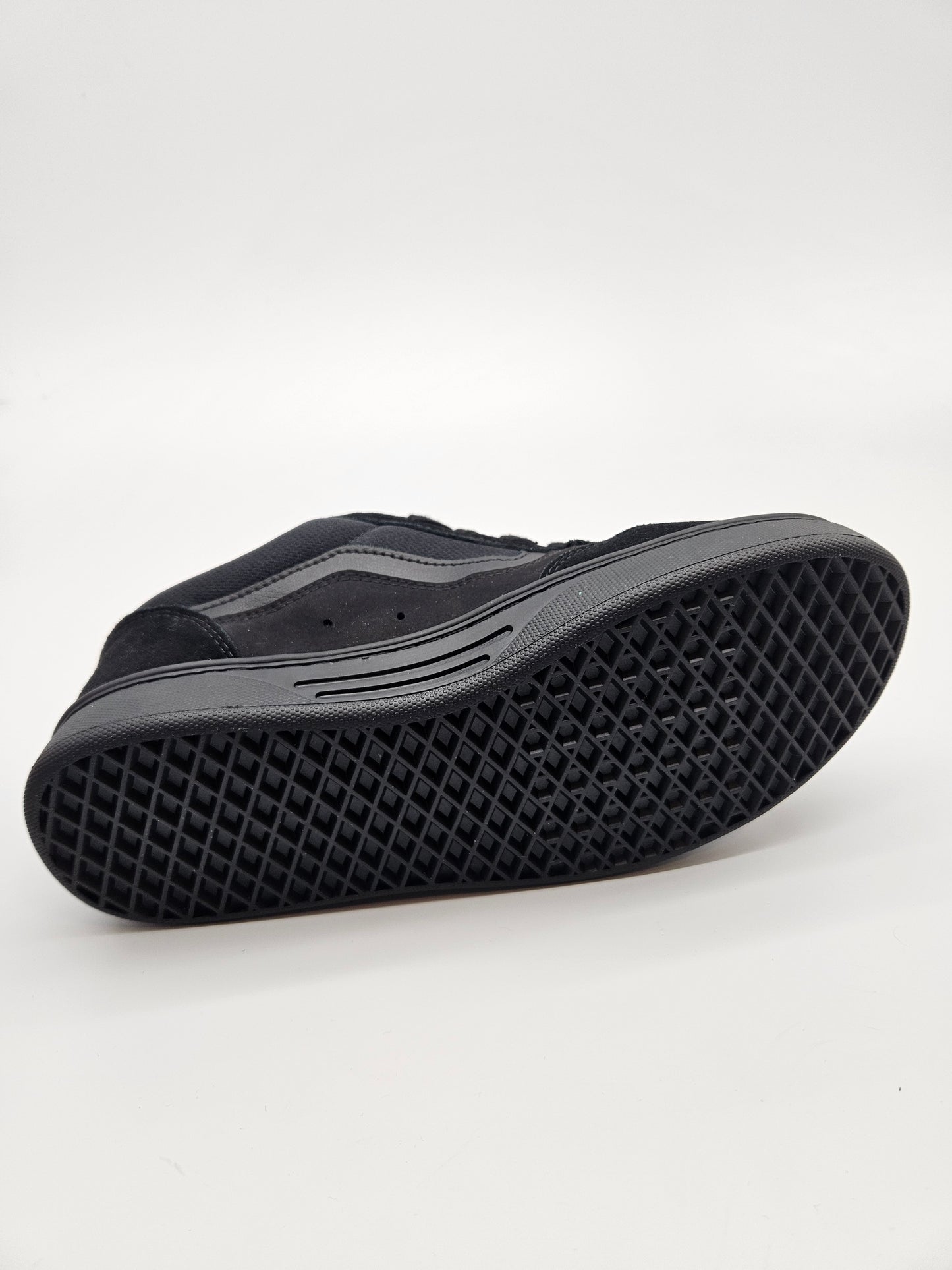 VANS NOVI ORIGINAL PATIKI BR 42