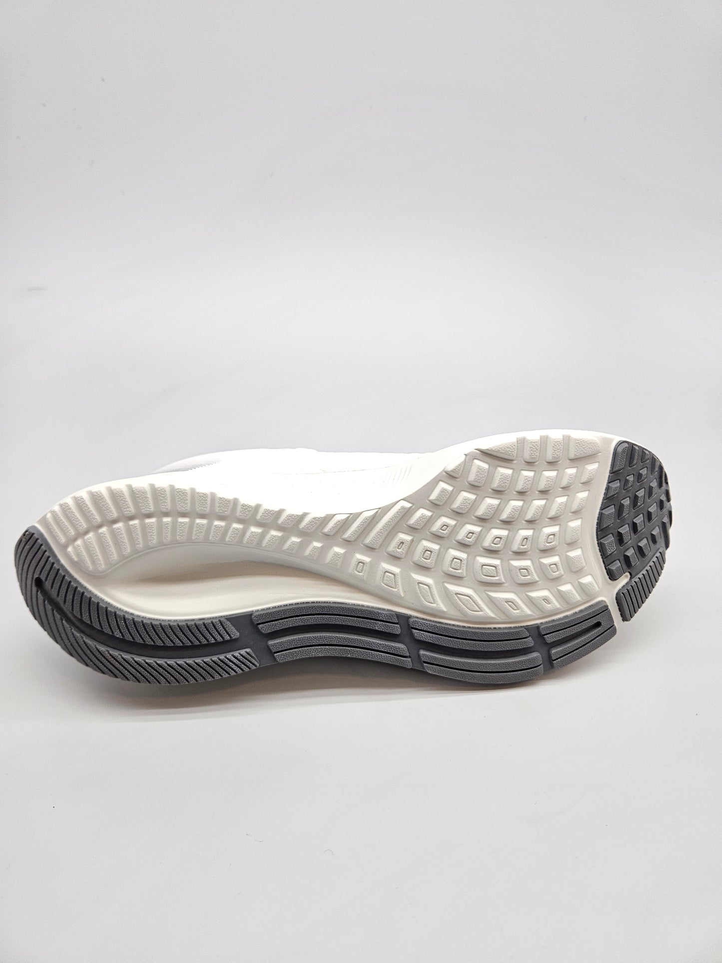 PIER ONE NOVI ORIGINAL PATIKI BR 43