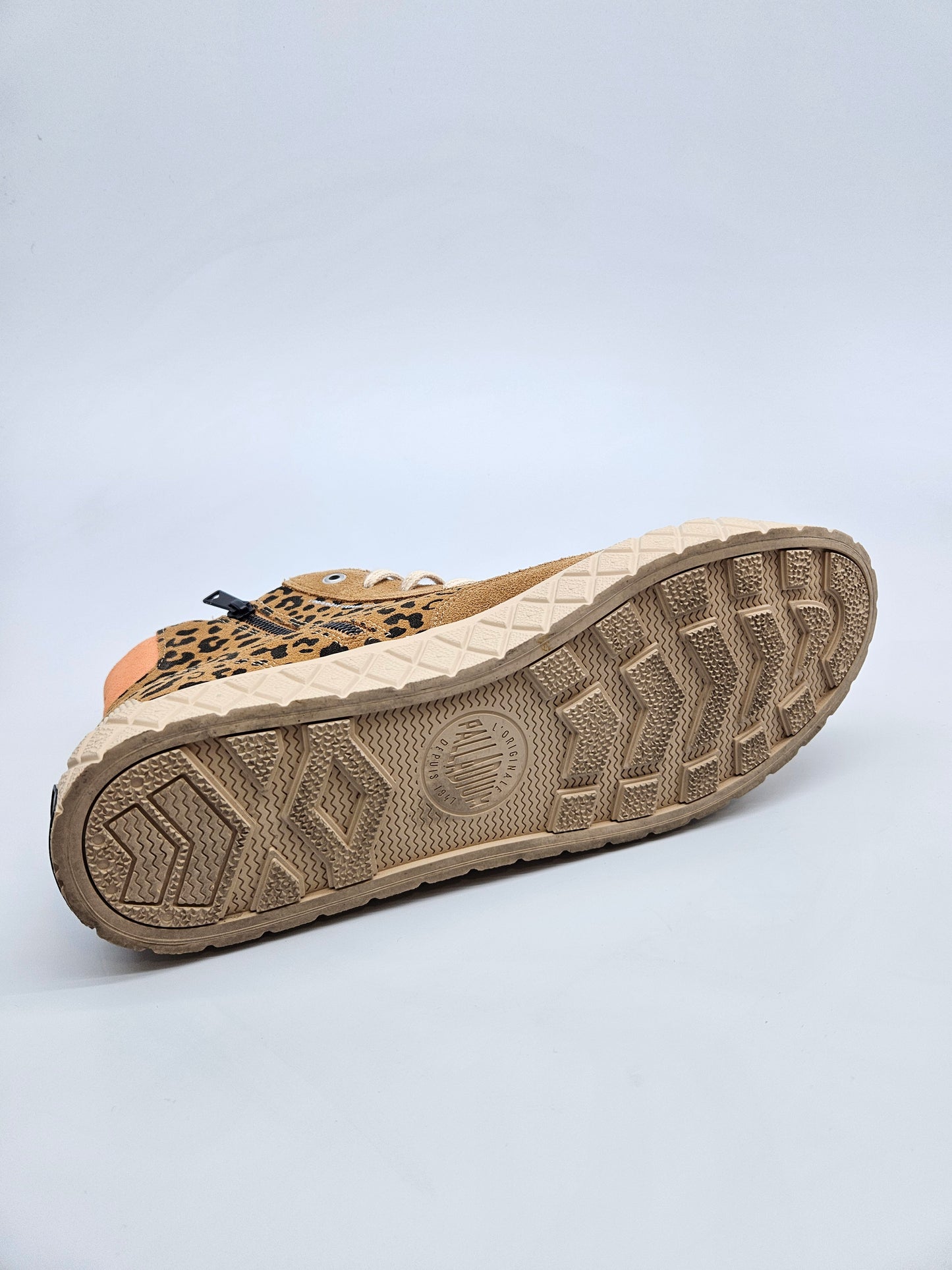 PALLADIUM ORIGINAL KOZNI PATIKI BR 45