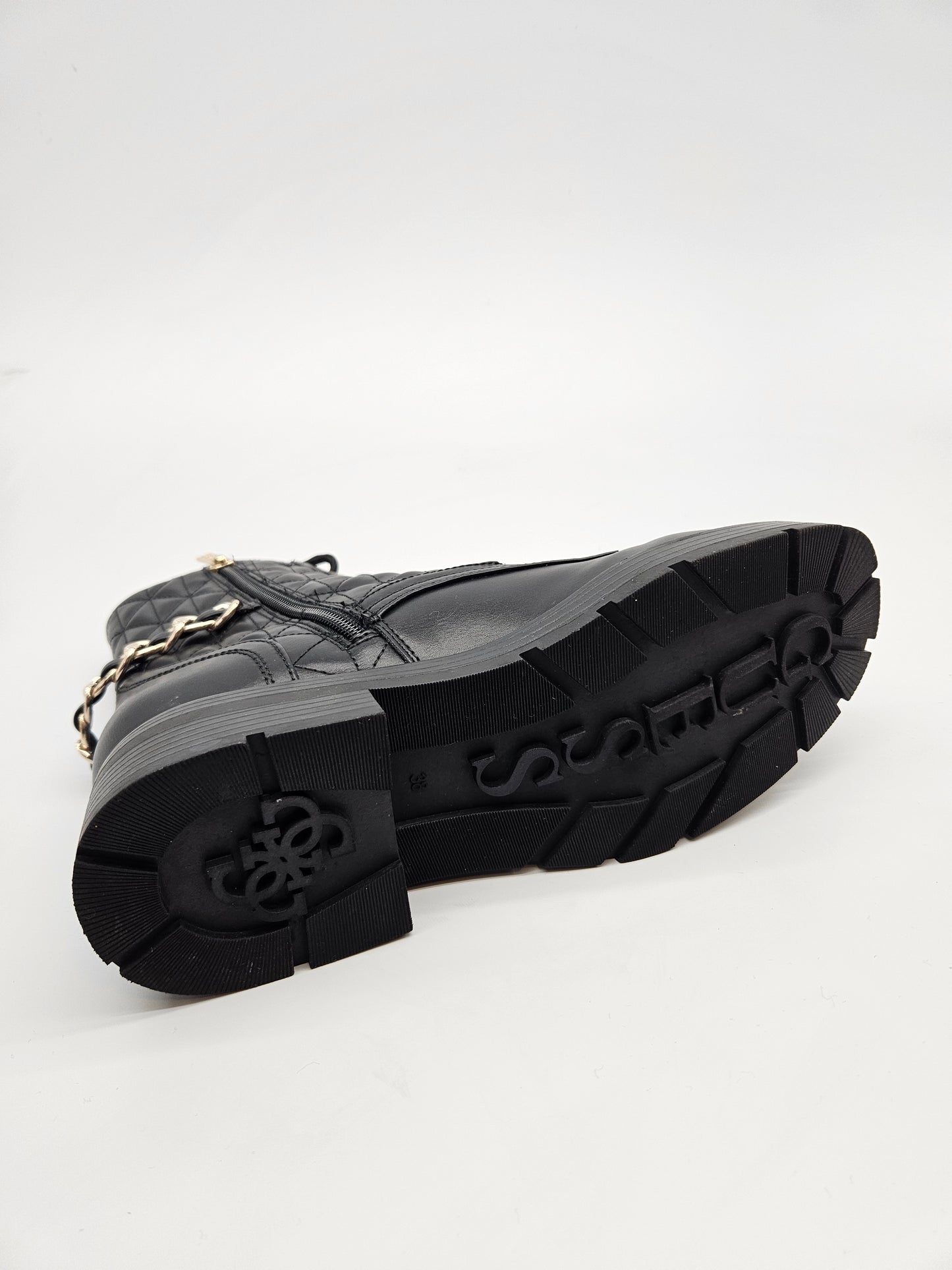 GUESS ORIGINAL CIZMI BR 38