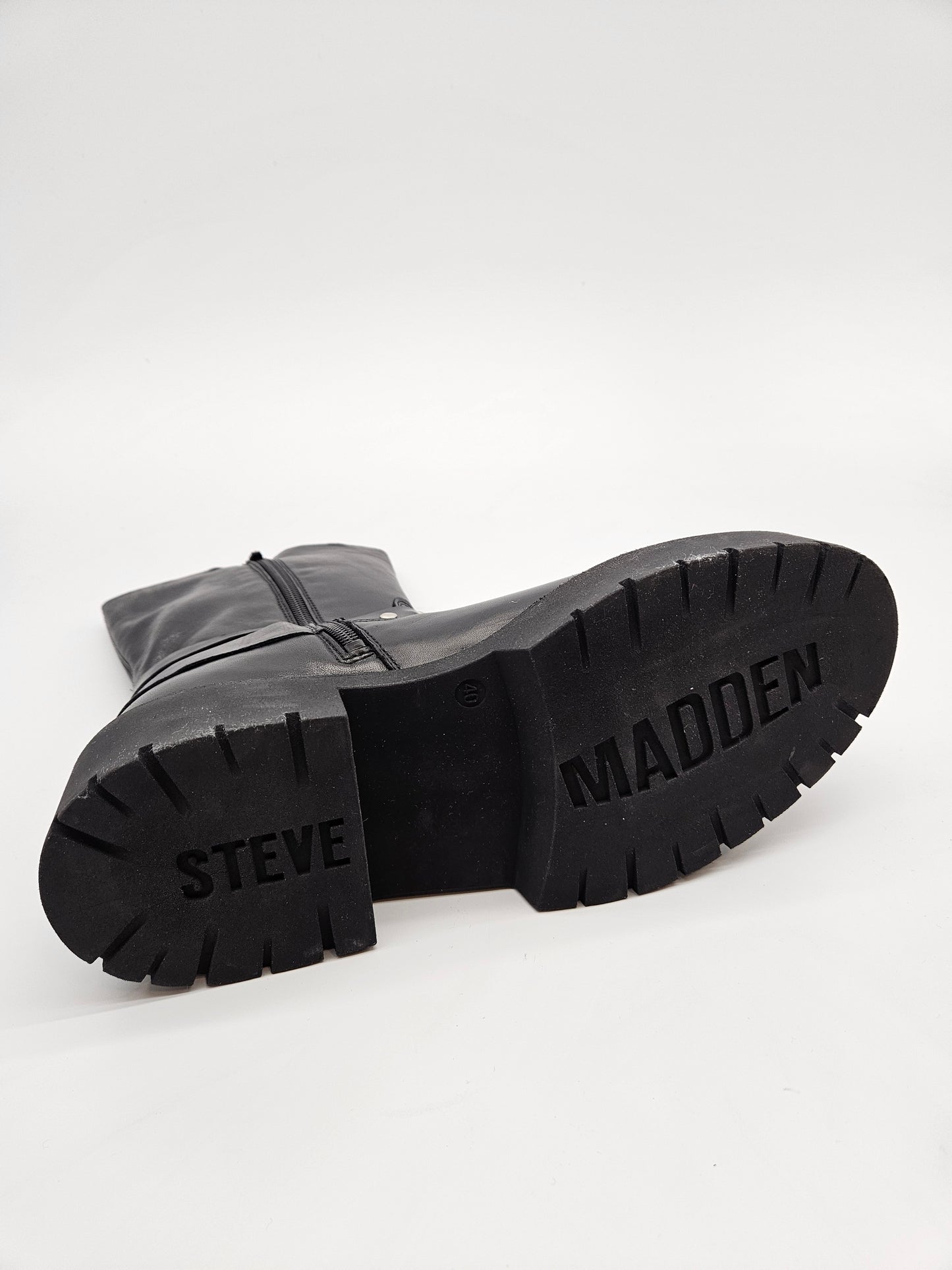 STEVE MADDEN ORIGINAL KOZNI CIZMI BR 40