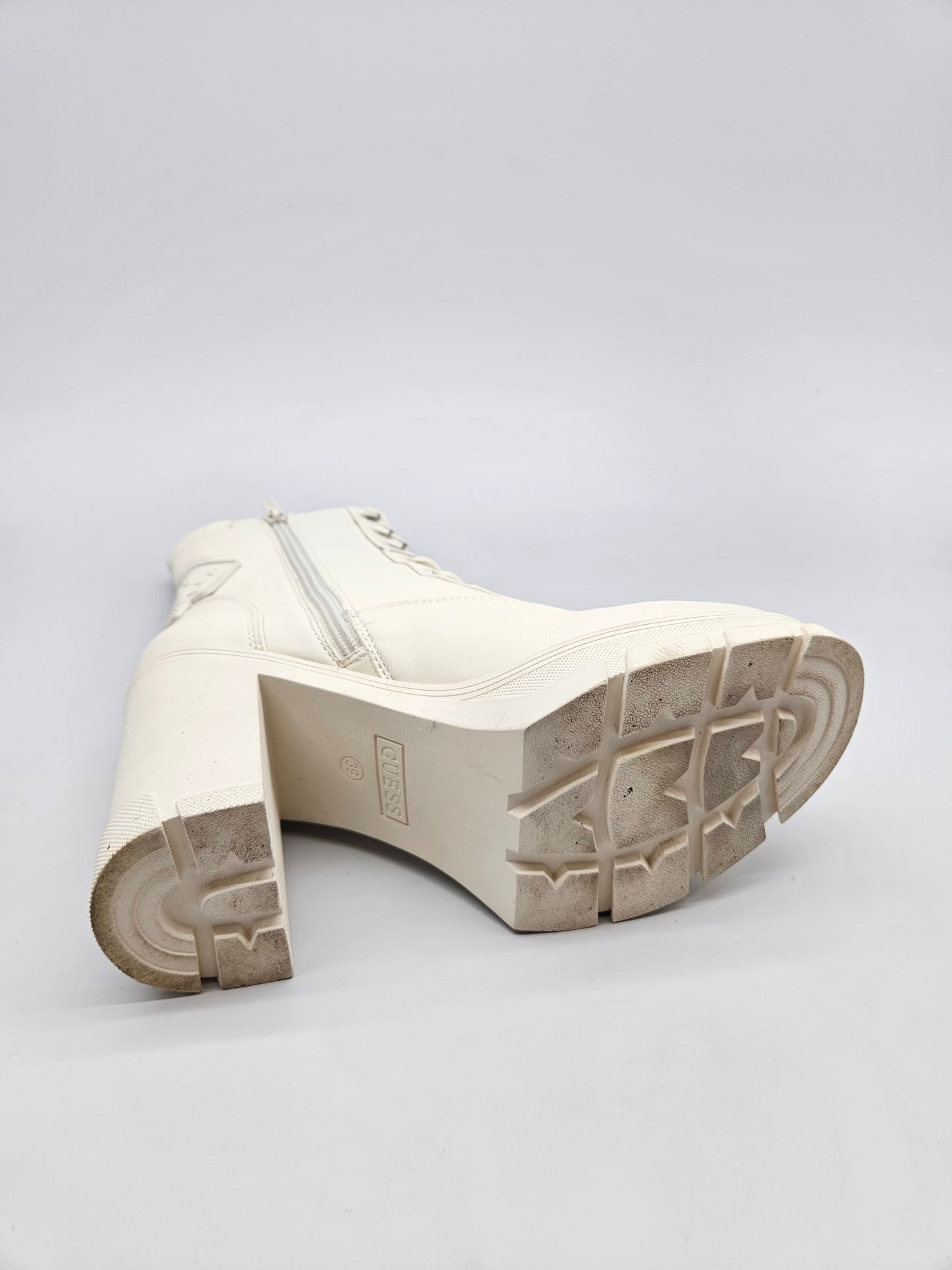 GUESS ORIGINAL CIZMI BR 39