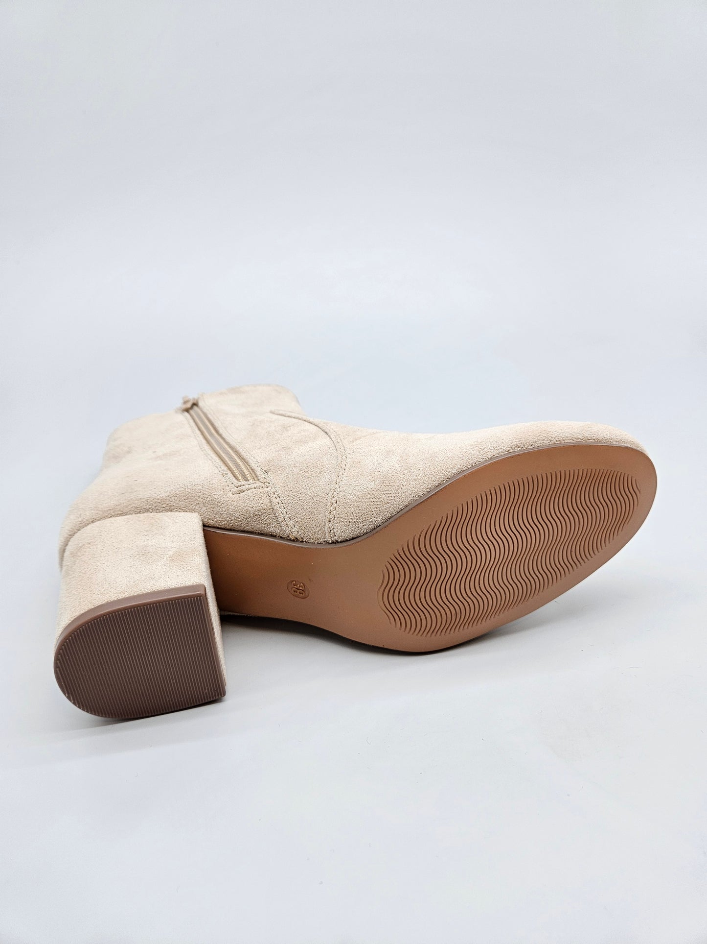 ANNA FIELD NOVI ORIGINAL PATIKI BR 38
