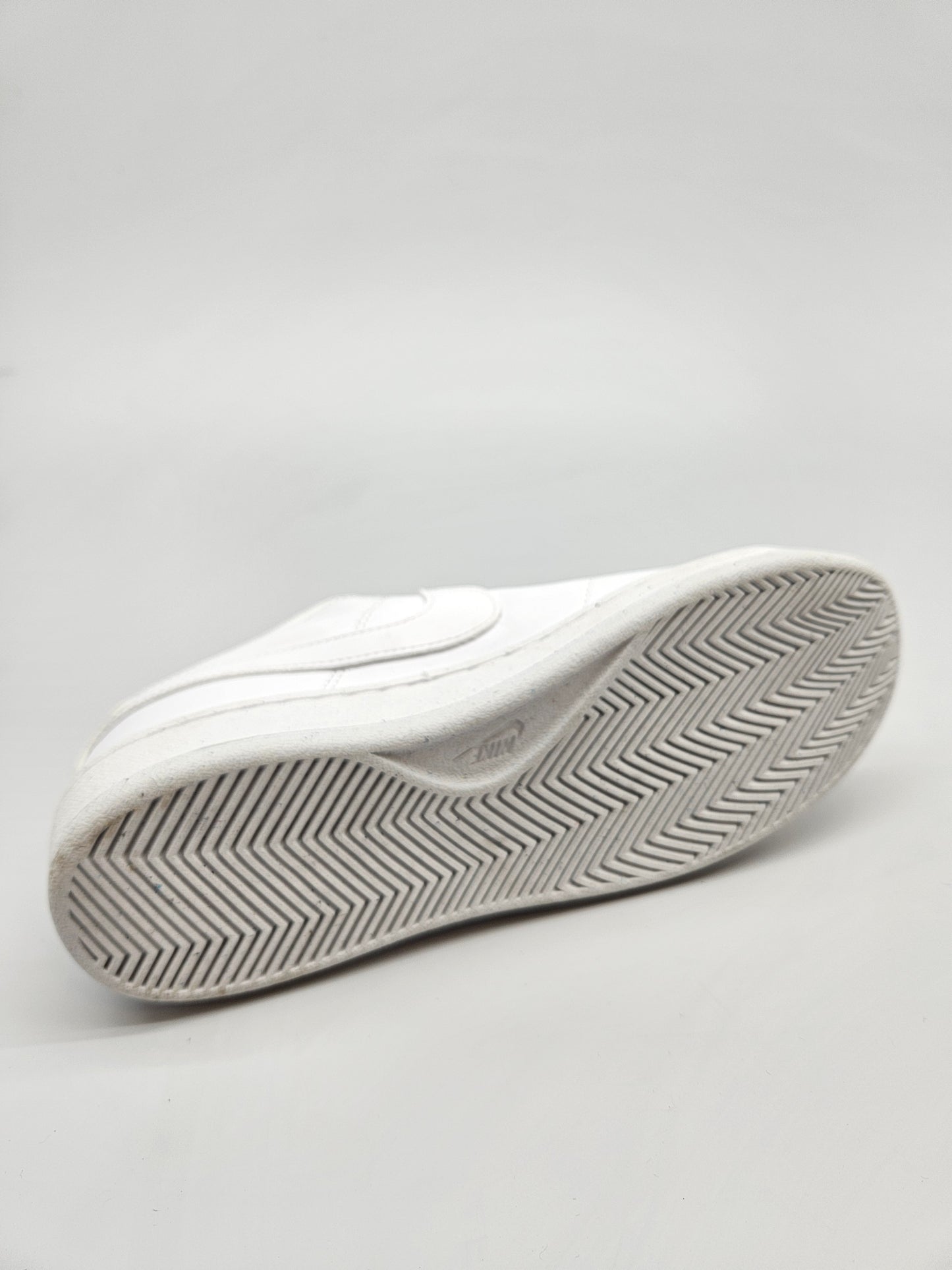 NIKE NOVI ORIGINAL PATIKI BR 37.5