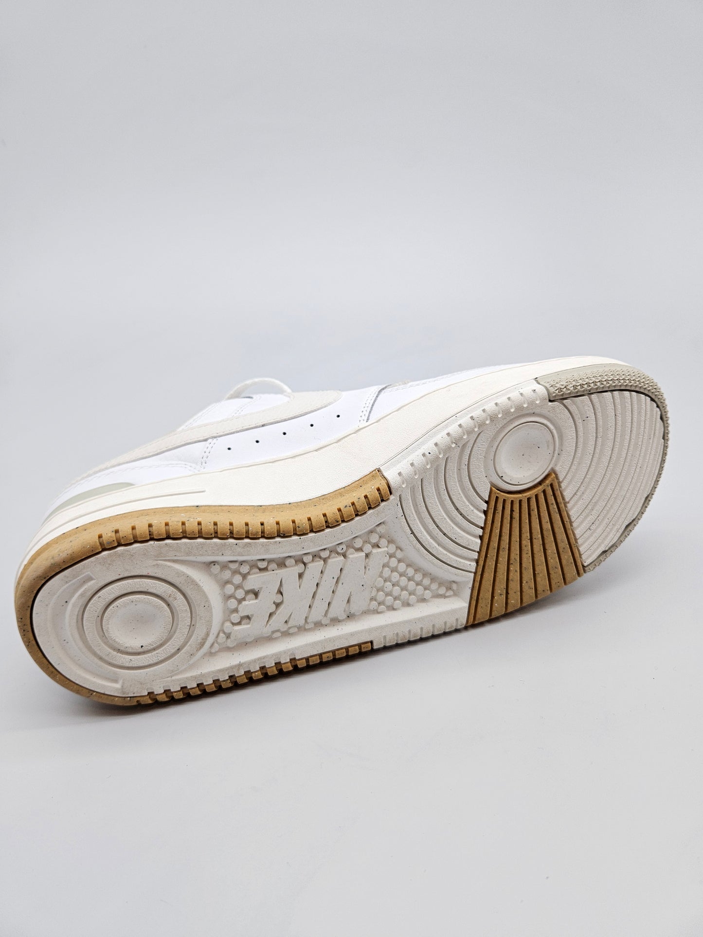 NIKE NOVI ORIGINAL PATIKI BR 40.5
