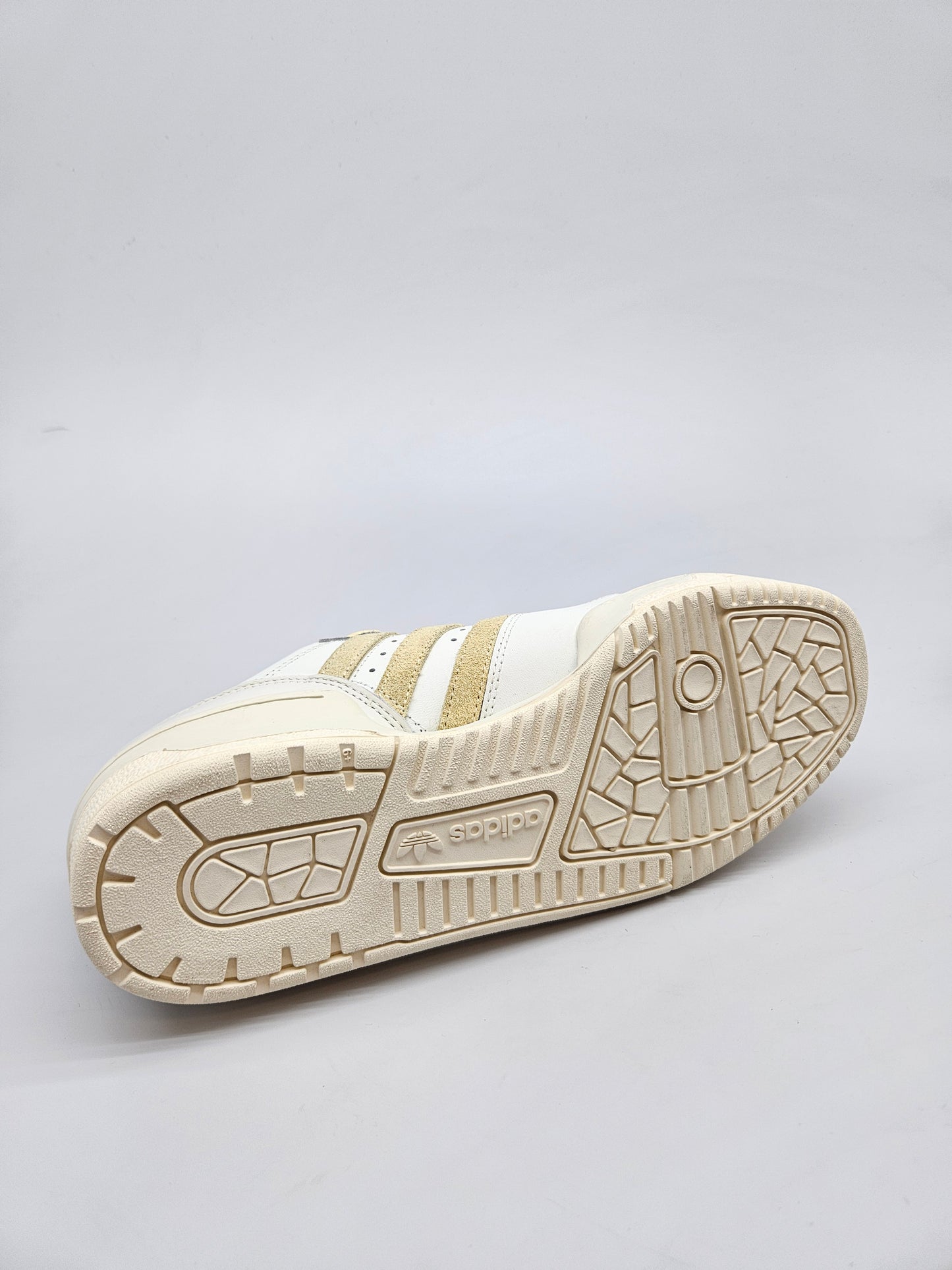 ADIDAS NOVI ORIGINAL PATIKI BR 40
