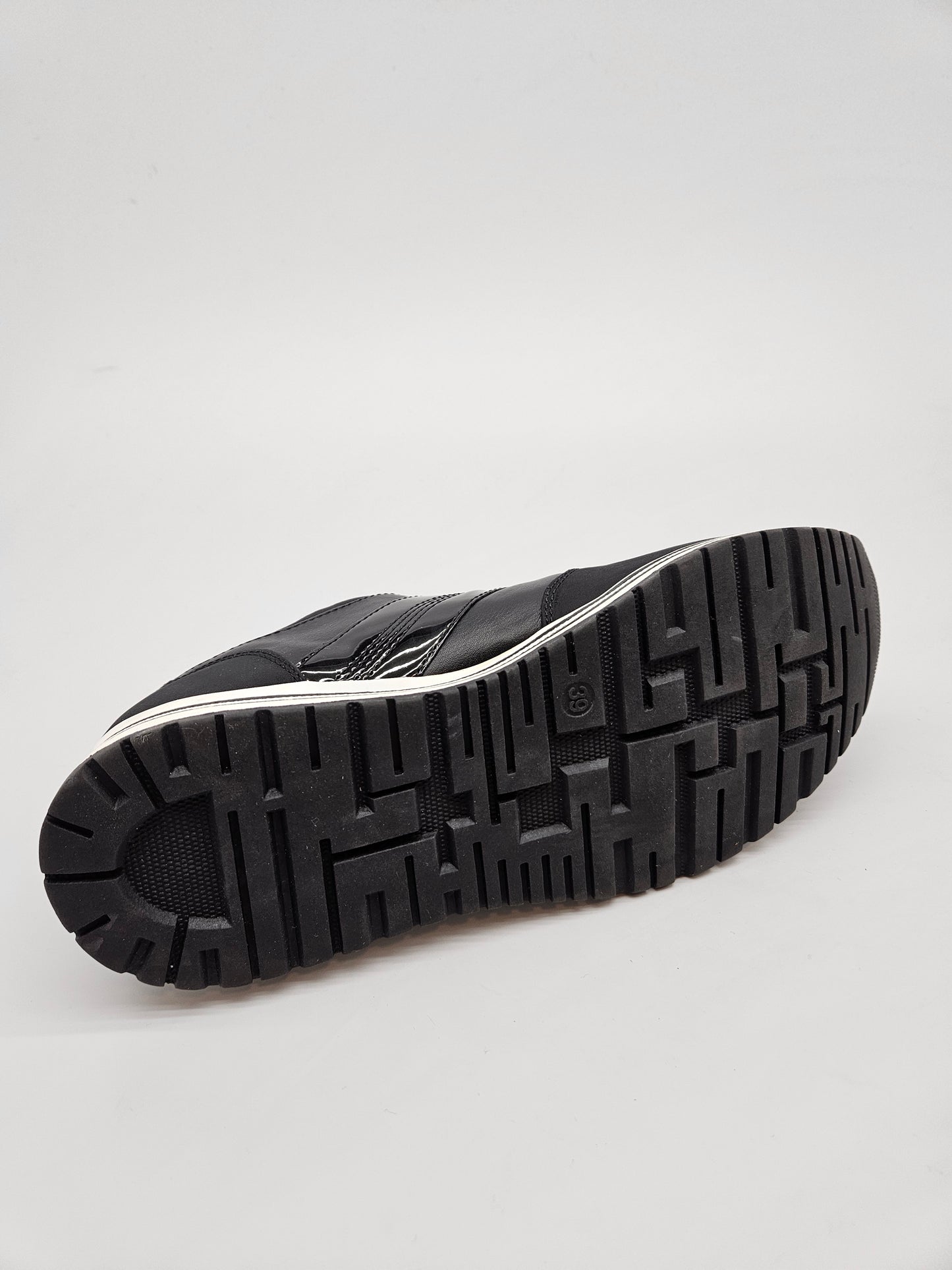 GRACELAND ORIGINAL NOVI PATIKI BR 39