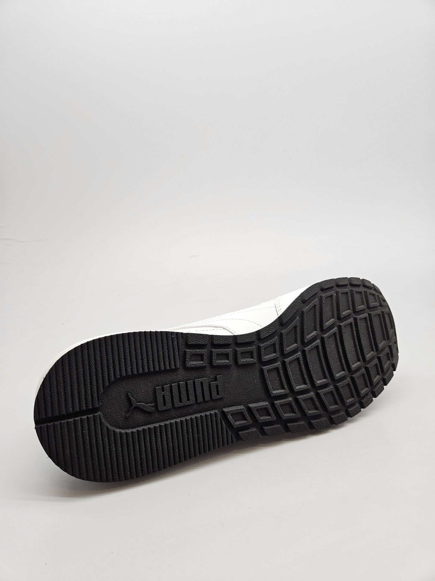 PUMA NOVI ORIGINAL PATIKI BR 42.5