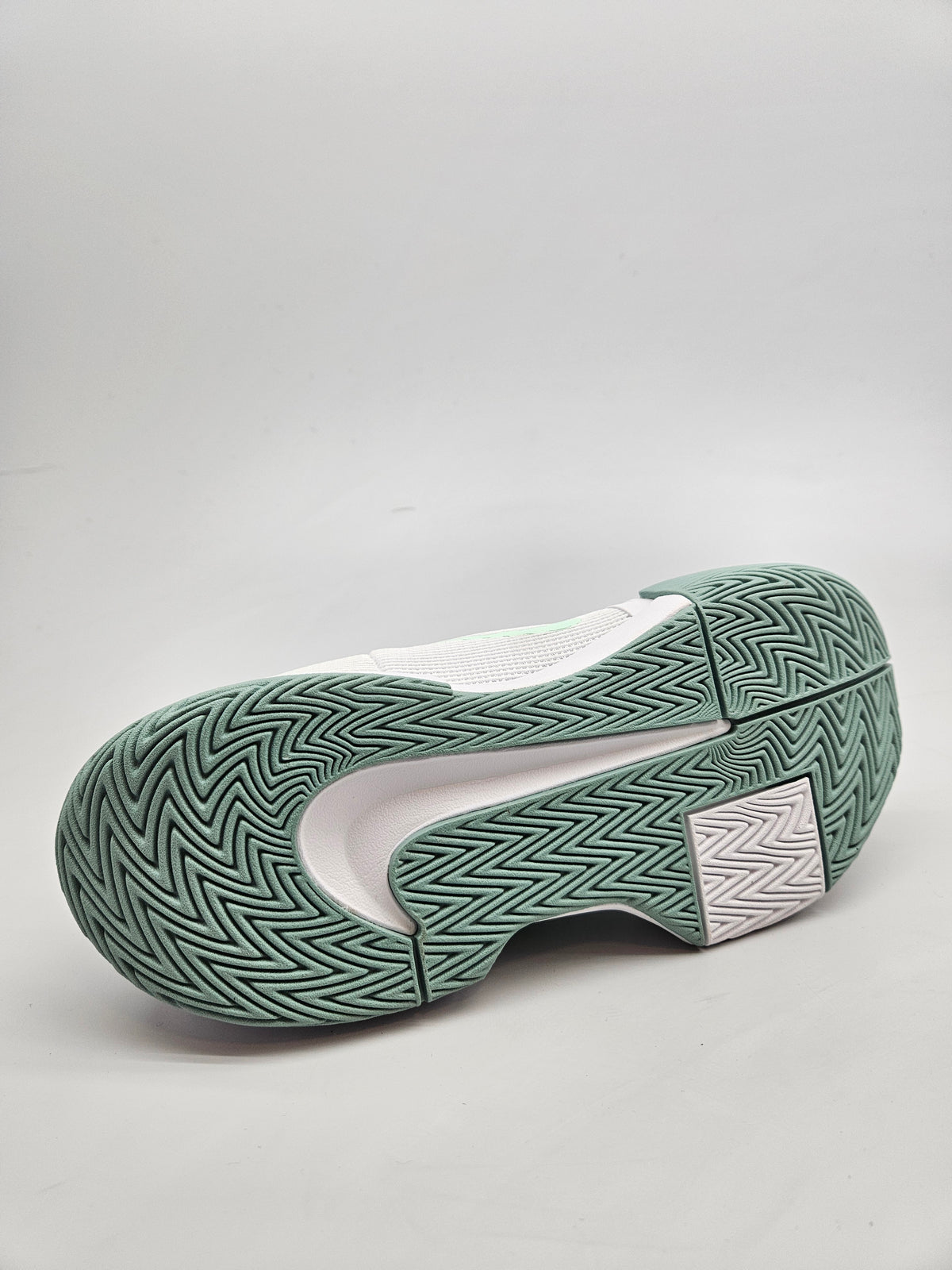 NIKE NOVI ORIGINAL PATIKI BR 39