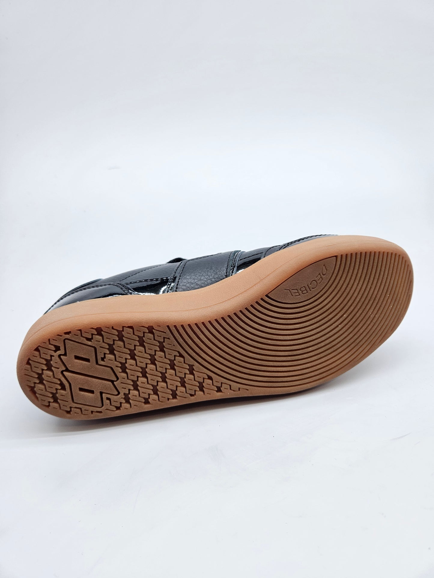 DECIBEL ORIGINAL KOZNI PATIKI BR 37.5