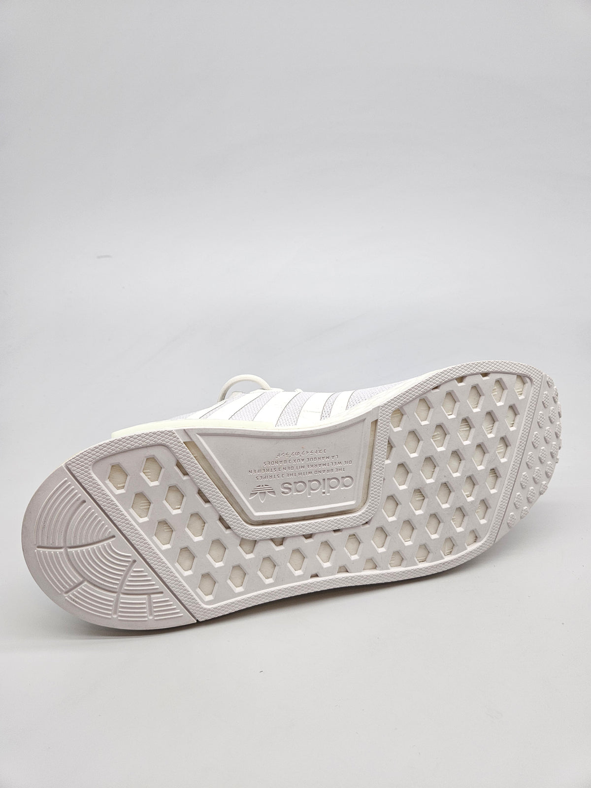 ADIDAS NOVI ORIGINAL PATIKI BR 38.5