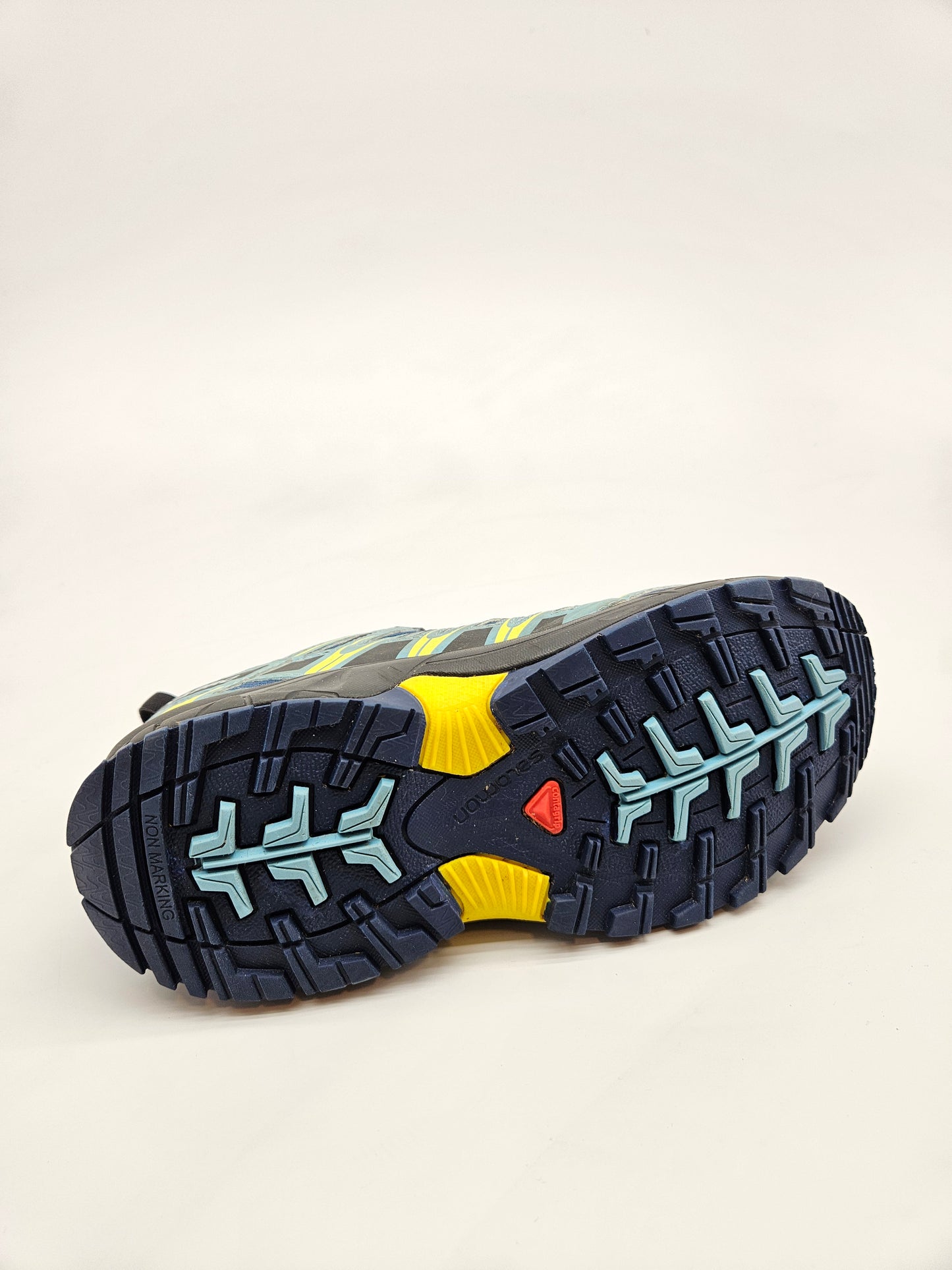 SALOMON ORIGINAL VODOTPORNI PATIKI BR 35