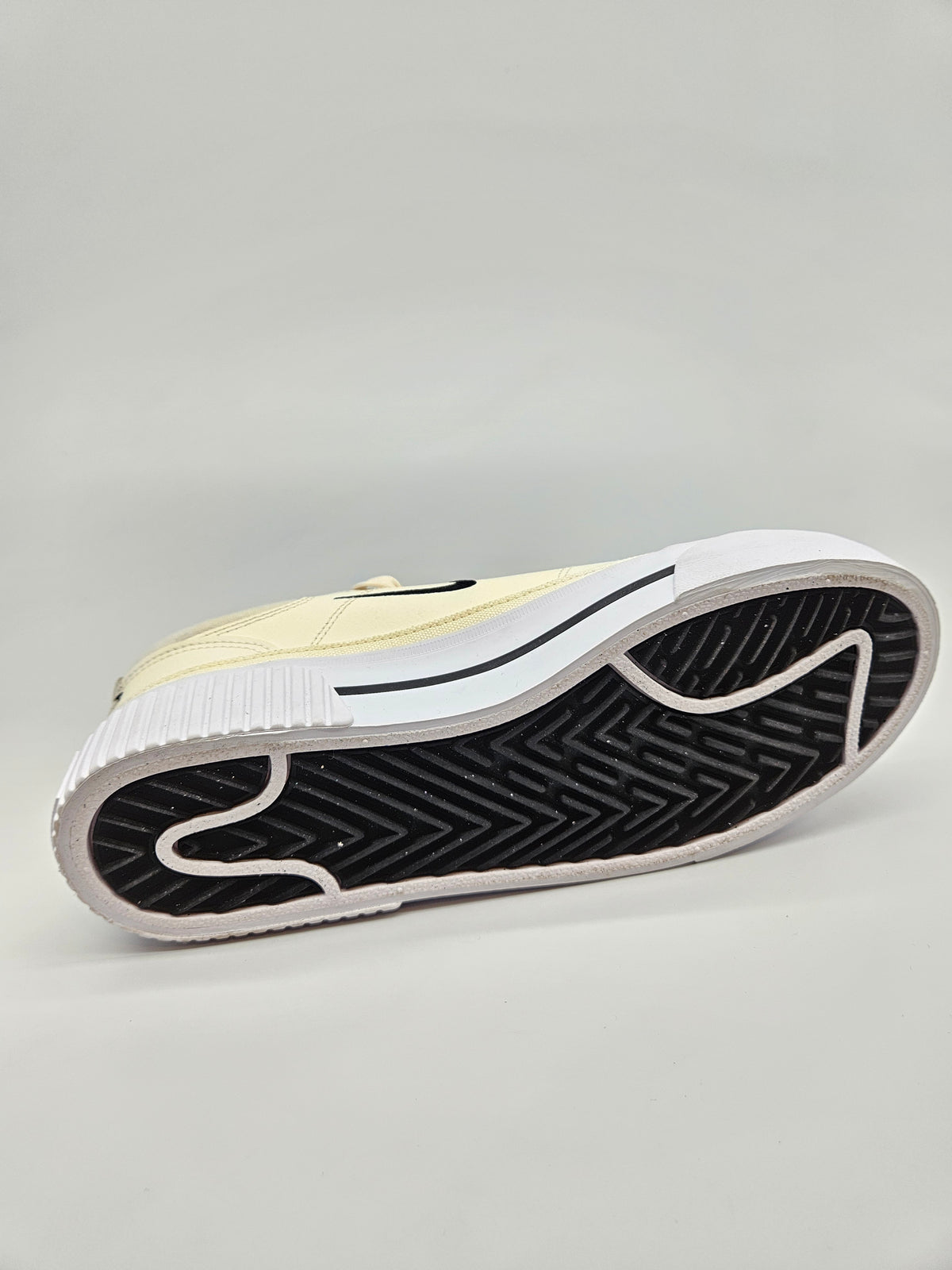 NIKE NOVI ORIGINAL PATIKI BR 40