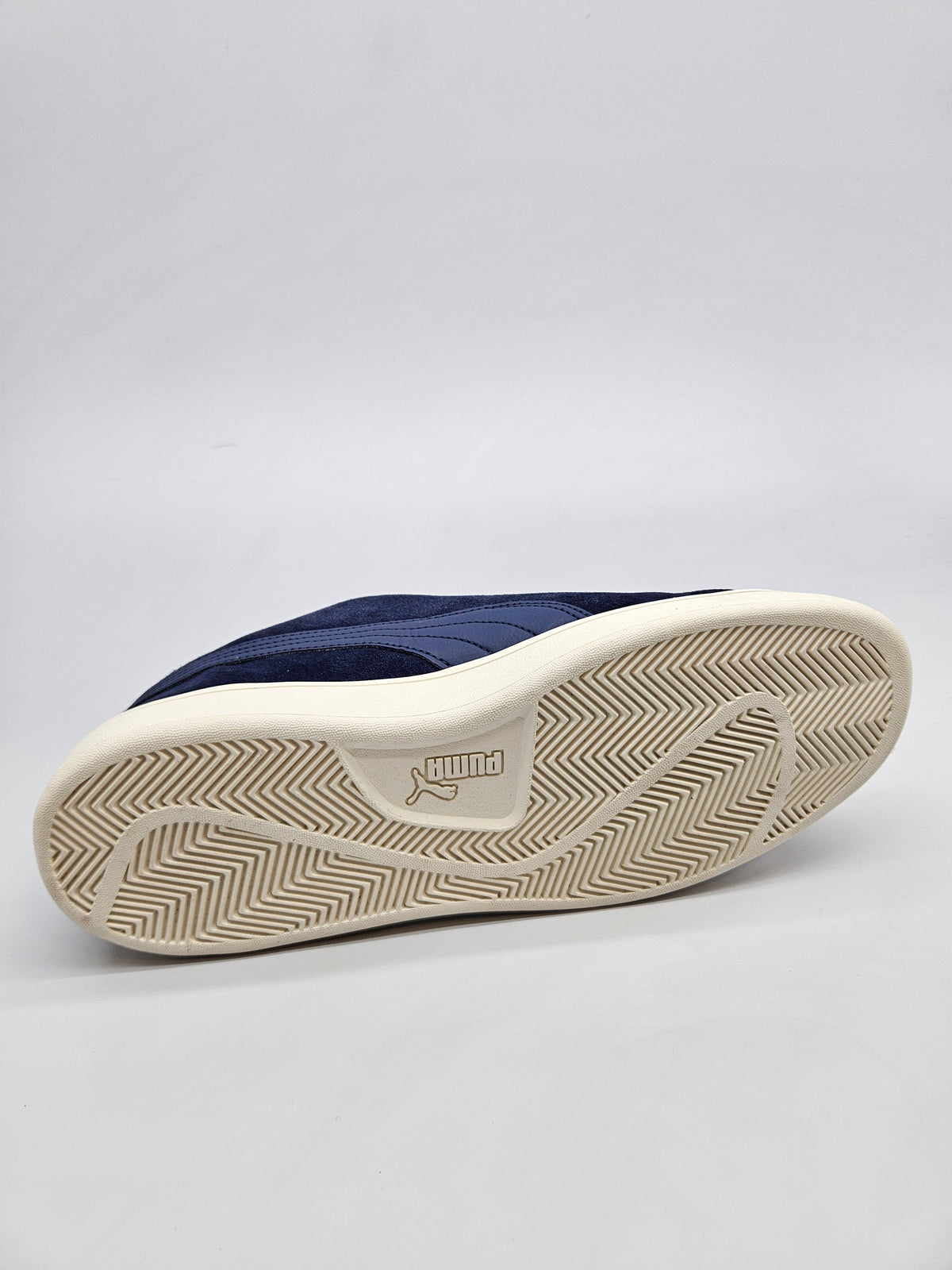 PUMA NOVI ORIGINAL PATIKI BR 44