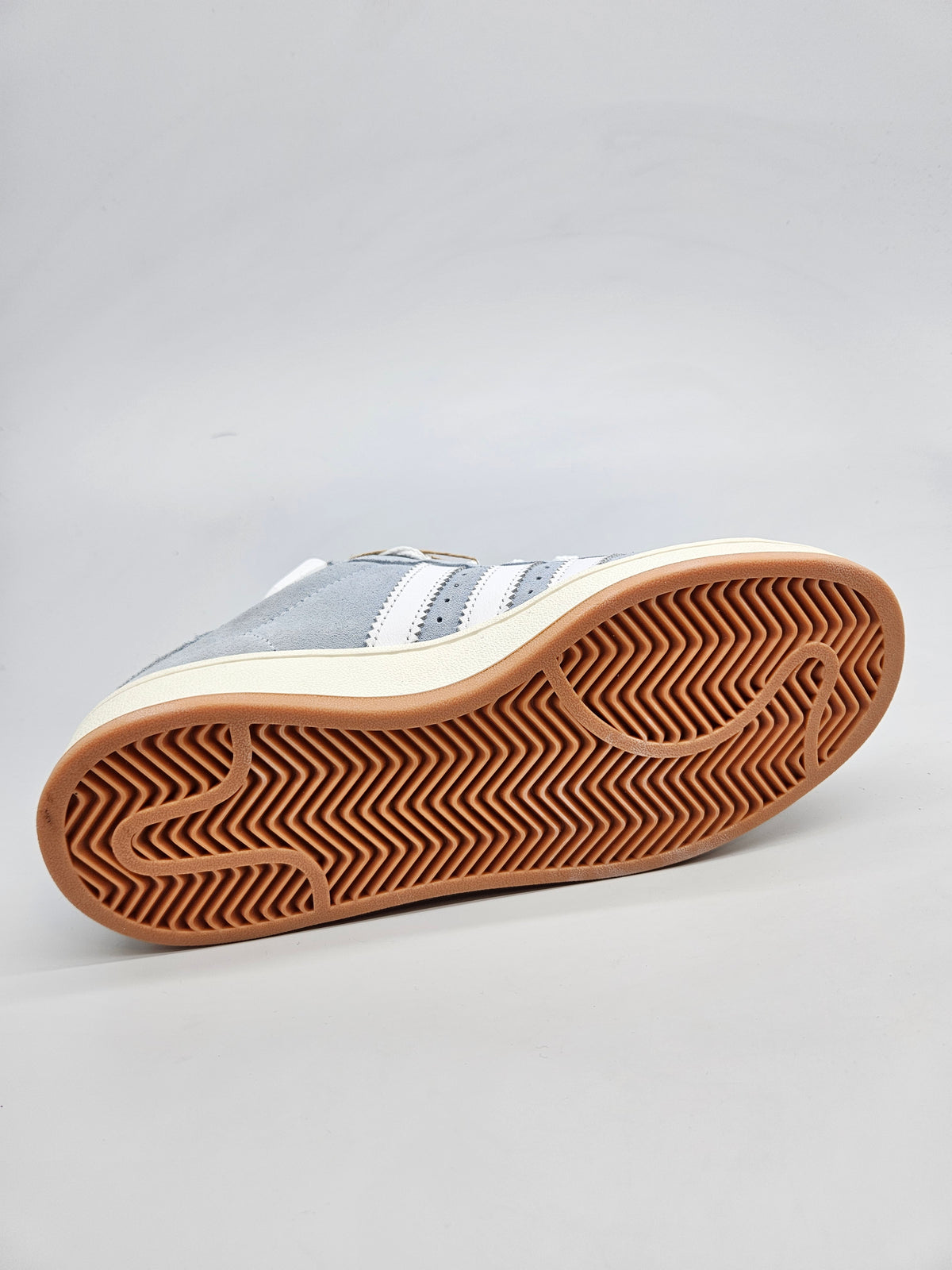 ADIDAS NOVI ORIGINAL PATIKI BR 39
