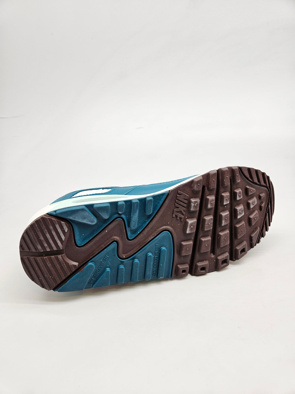 NIKE AIRMAX NOVI ORIGINAL PATIKI BR 37.5