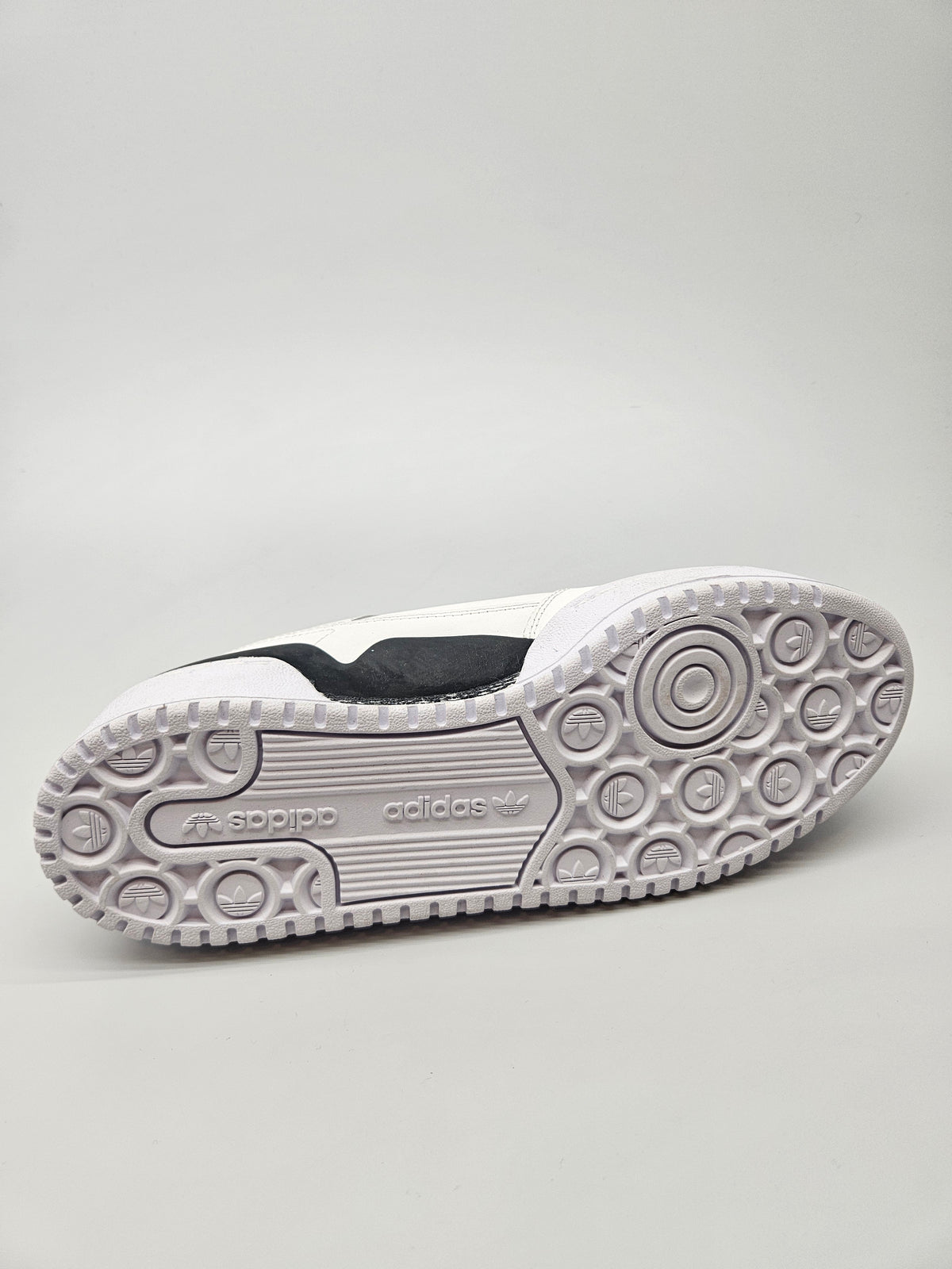 ADIDAS NOVI ORIGINAL PATIKI BR 40.5