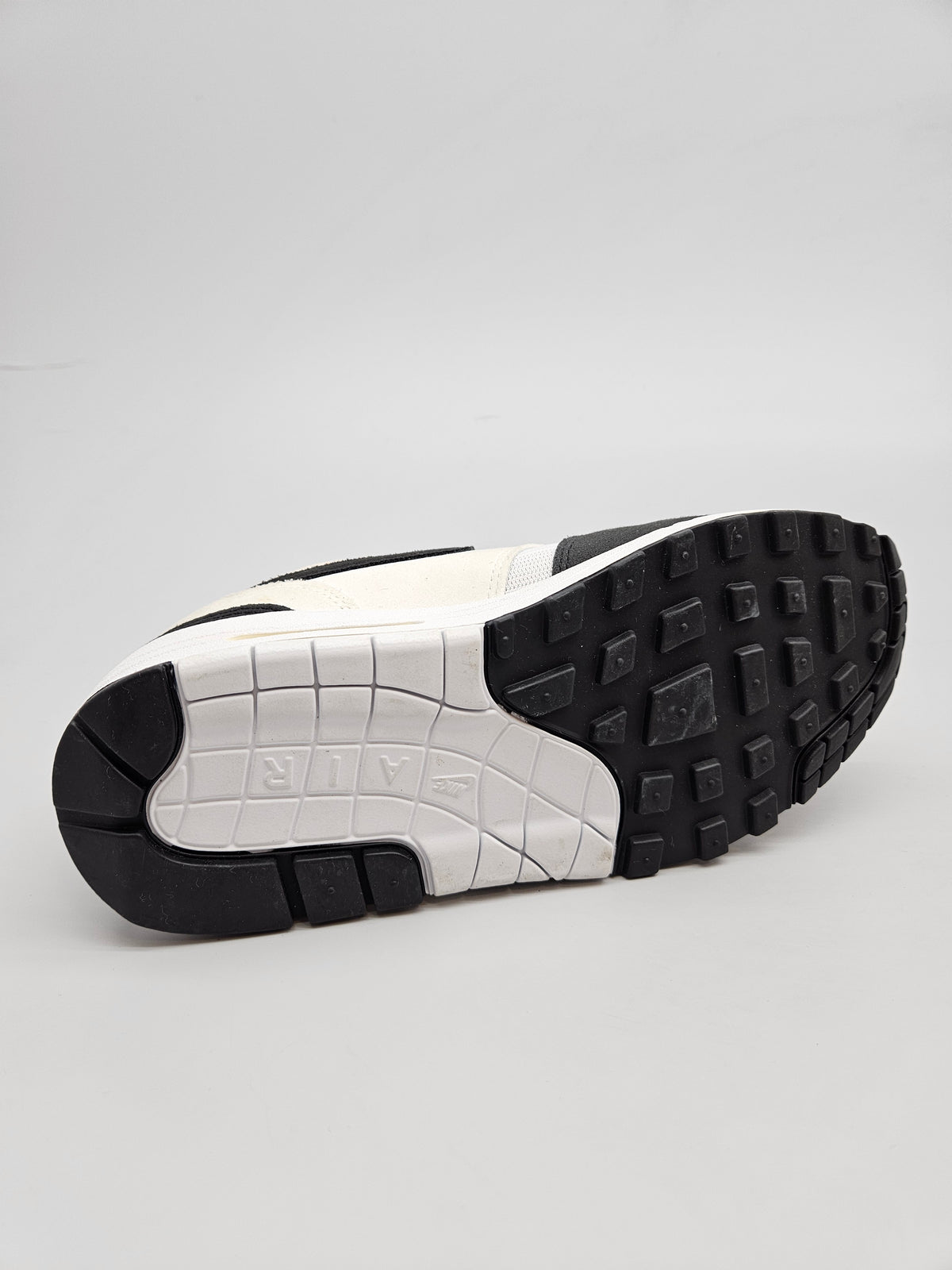 NIKE AIRMAX NOVI ORIGINAL PATIKI BR 38
