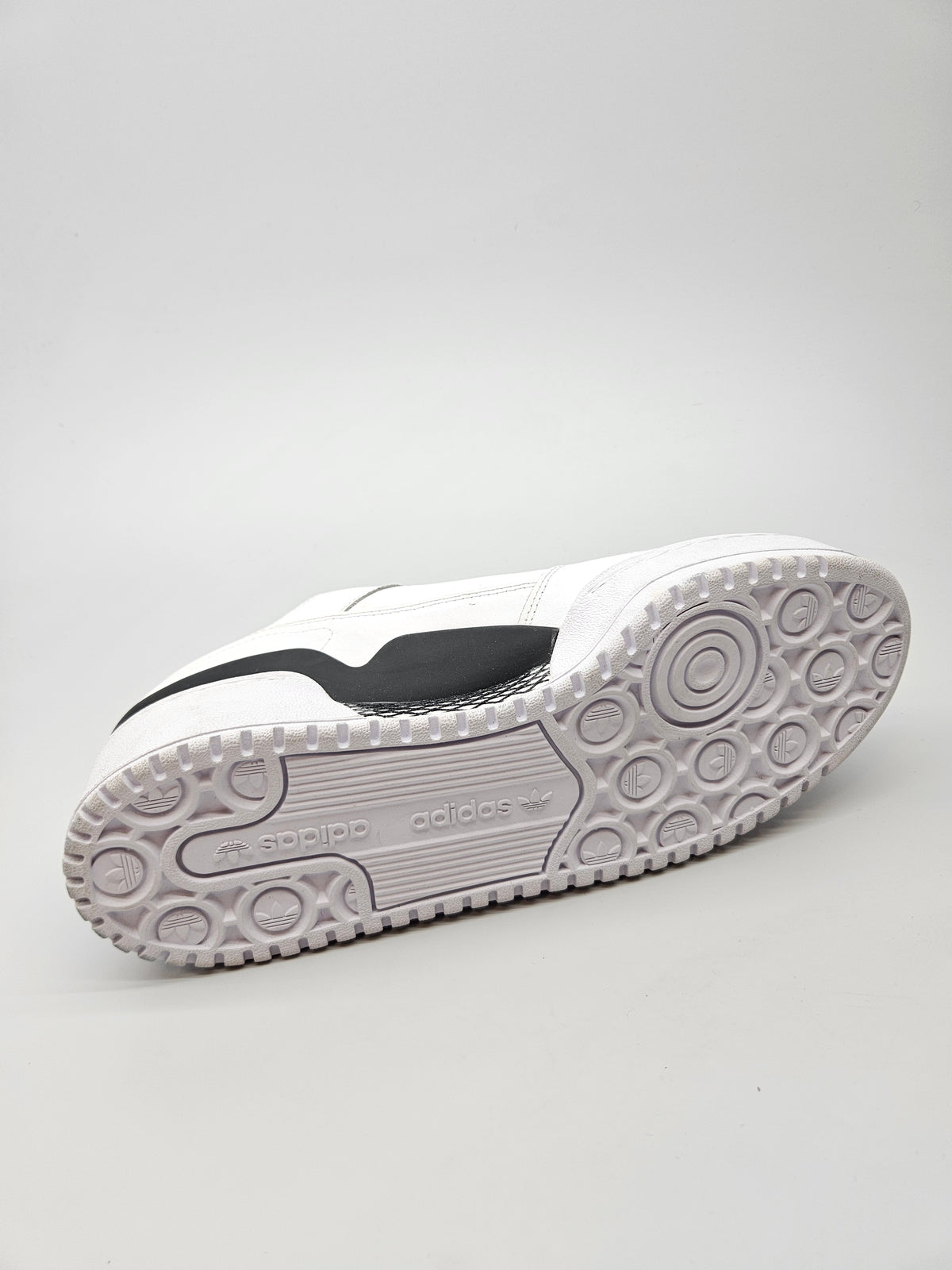 ADIDAS NOVI ORIGINAL PATIKI BR 42