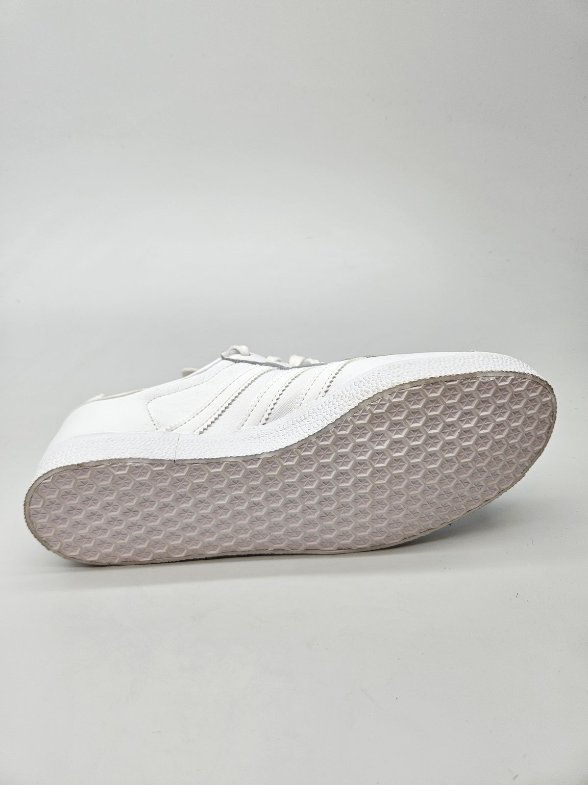 ADIDAS NOVI ORIGINAL PATIKI BR 38