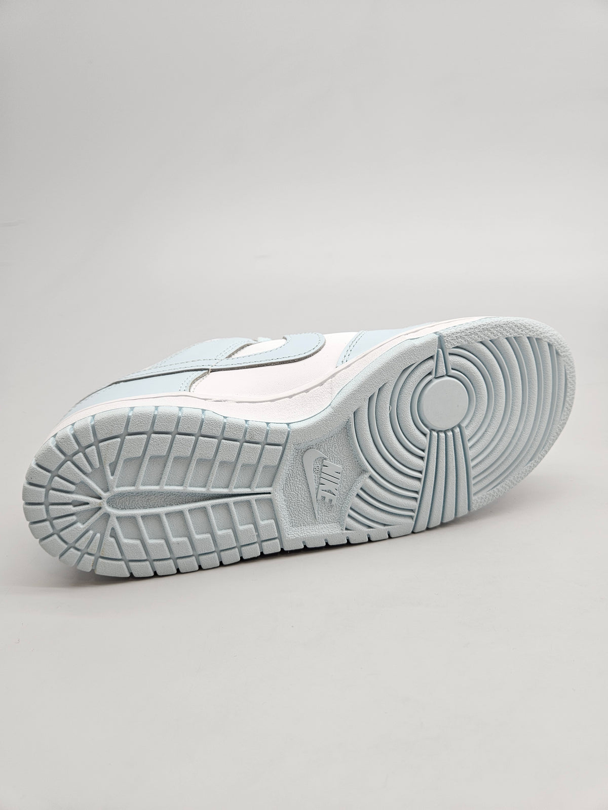 NIKE NOVI ORIGINAL PATIKI BR 38.5