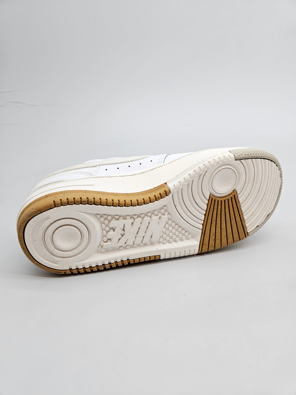 NIKE NOVI ORIGINAL PATIKI BR 38