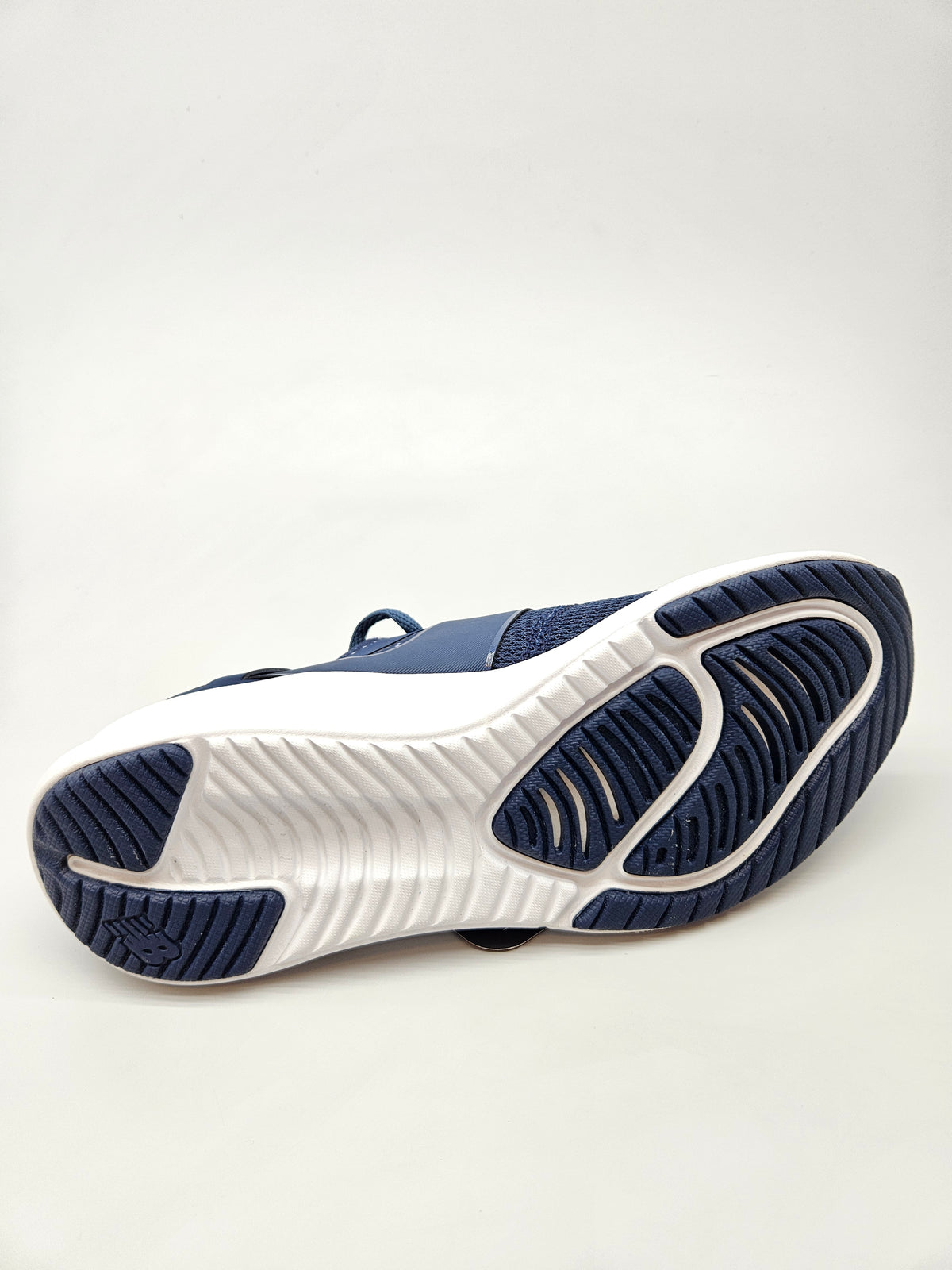NEW BALANCE NOVI ORIGINAL PATIKI BR 41.5