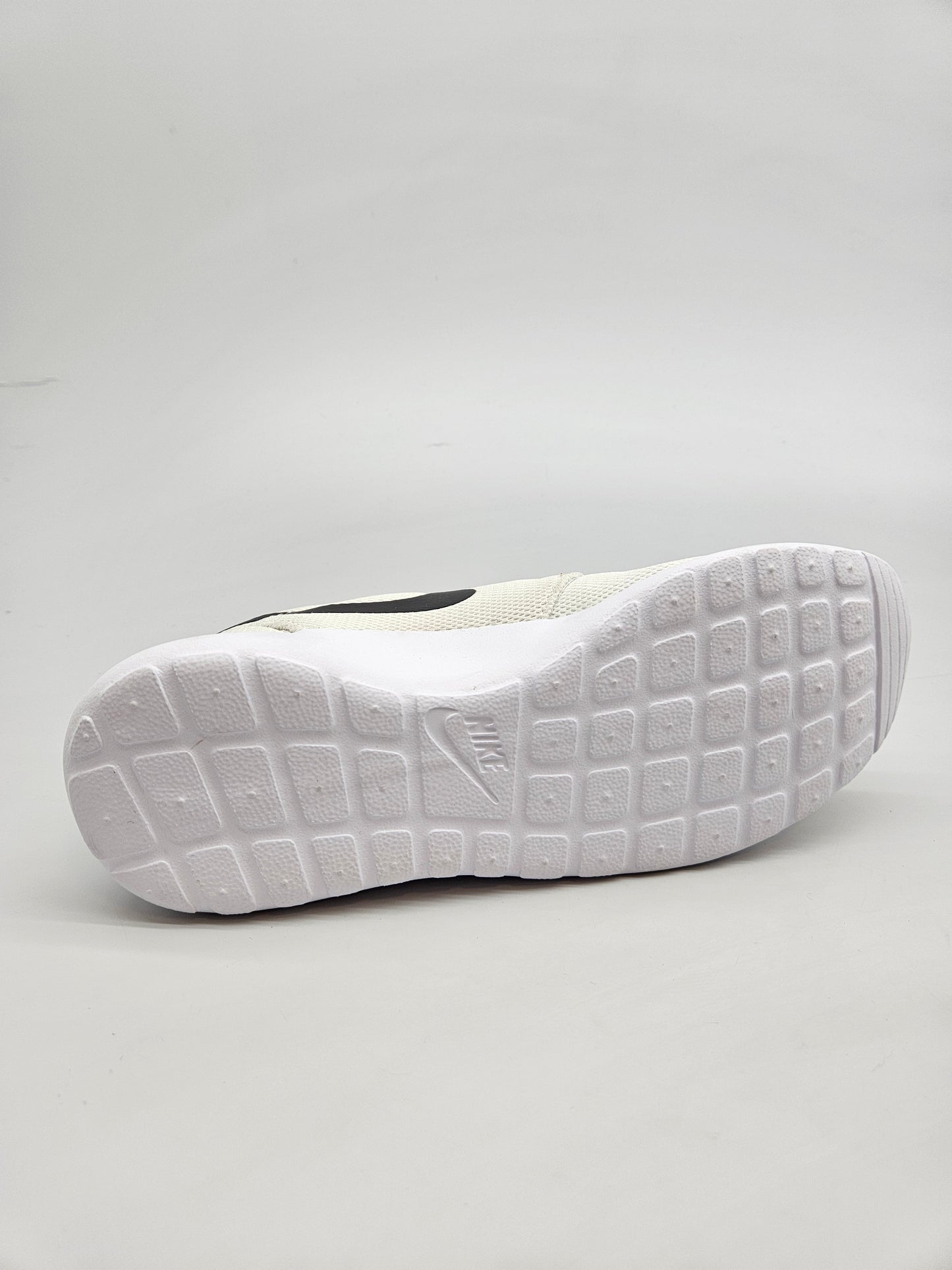 NIKE NOVI ORIGINAL PATIKI BR 38.5