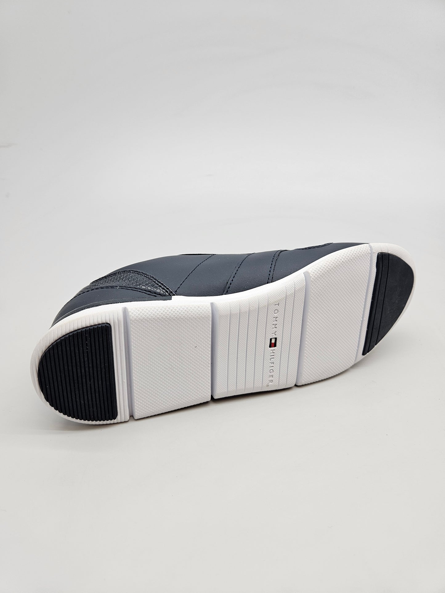 TOMMY HILFIGER NOVI ORIGINAL PATIKI BR 38