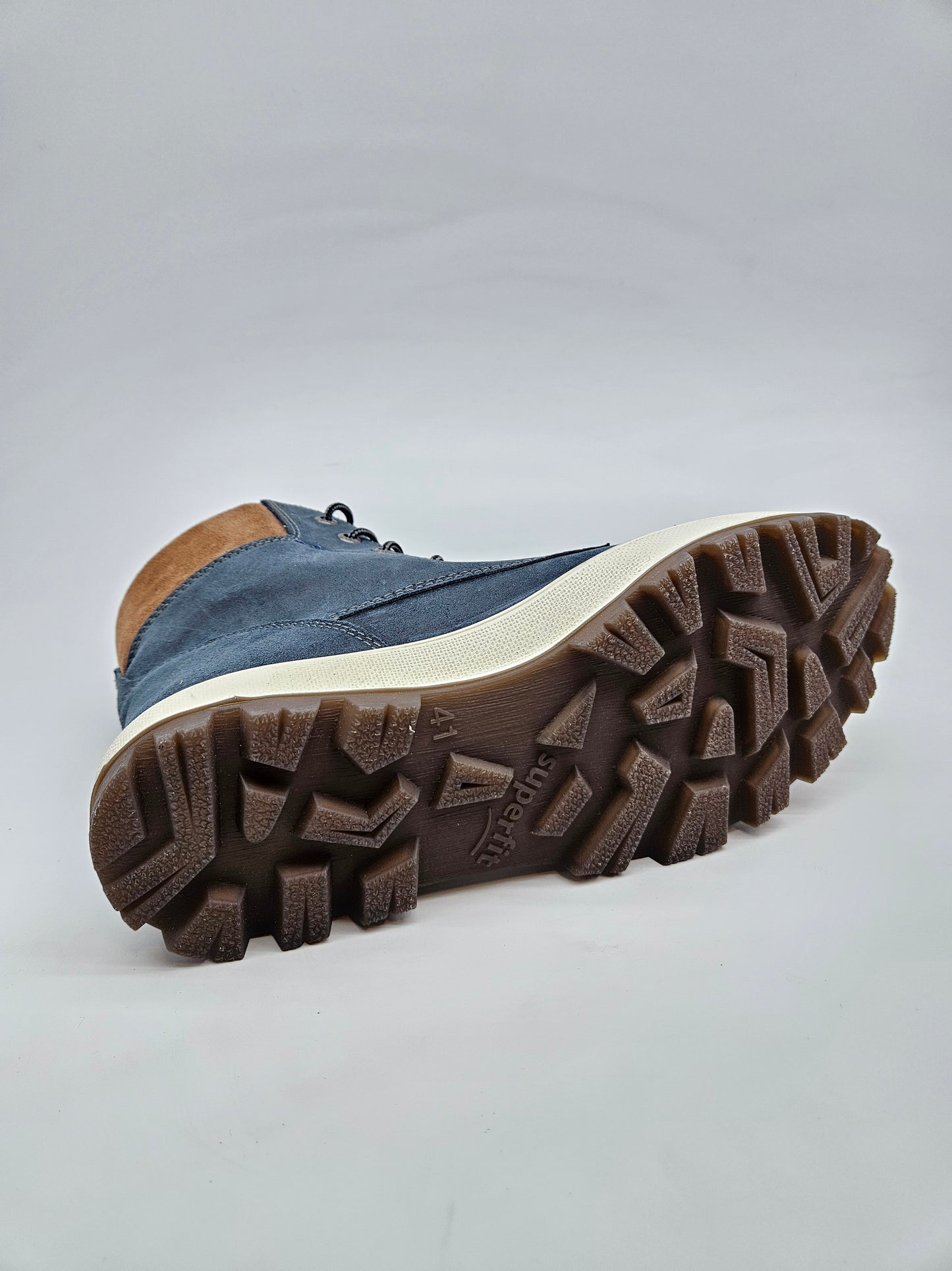 SUPERFIT GORETEX NOVI ORIGINAL CIZMI BR 41