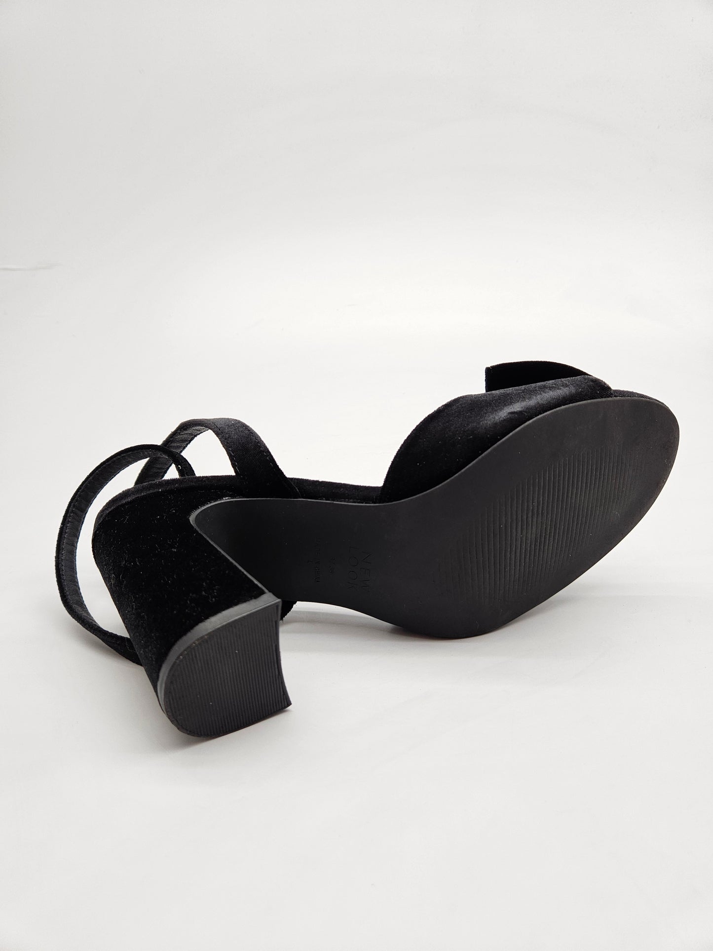 NEW LOOK NOVI ORIGINAL SANDALI BR 38