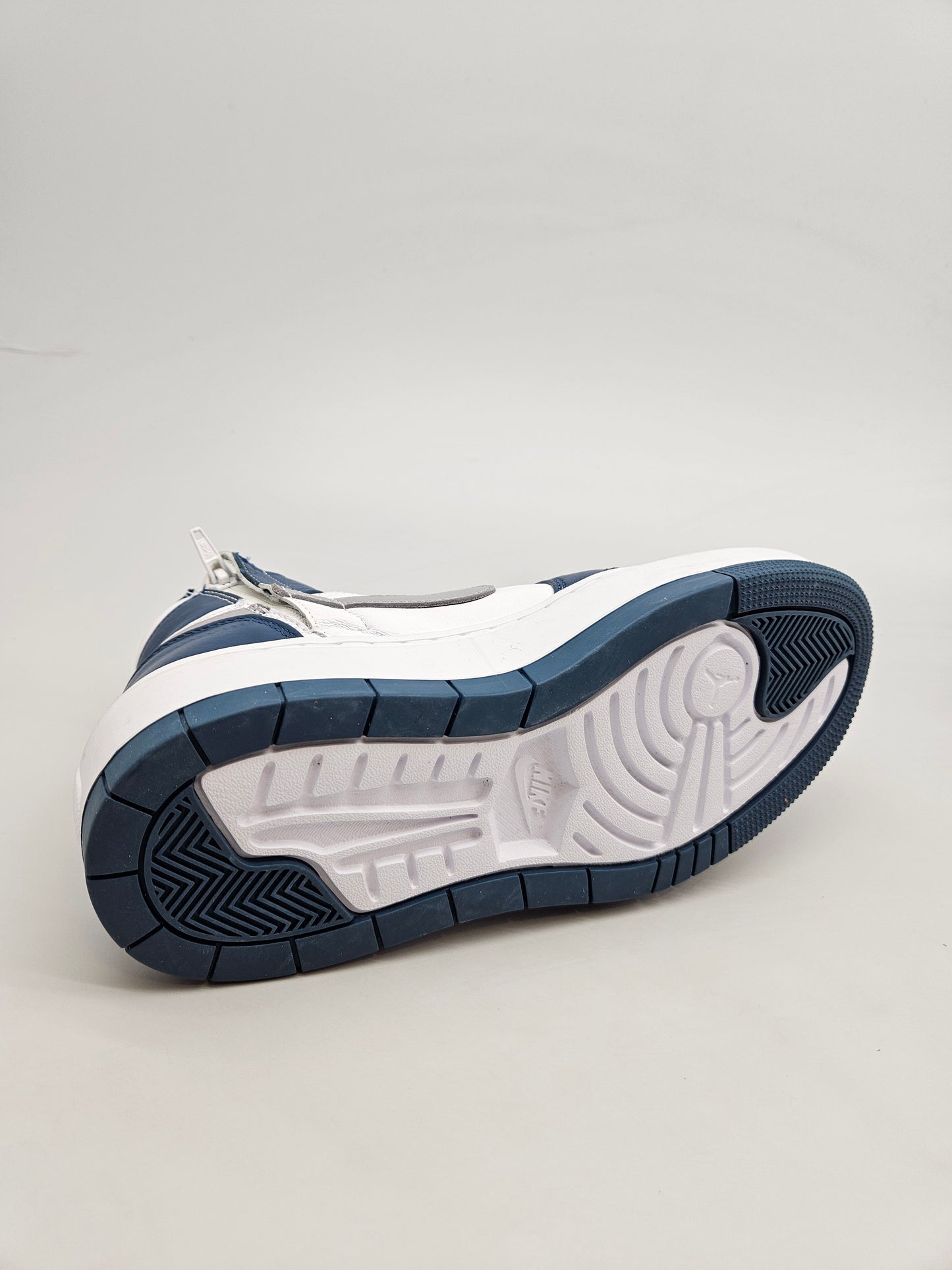 NIKE NOVI ORIGINAL PATIKI BR 38.5